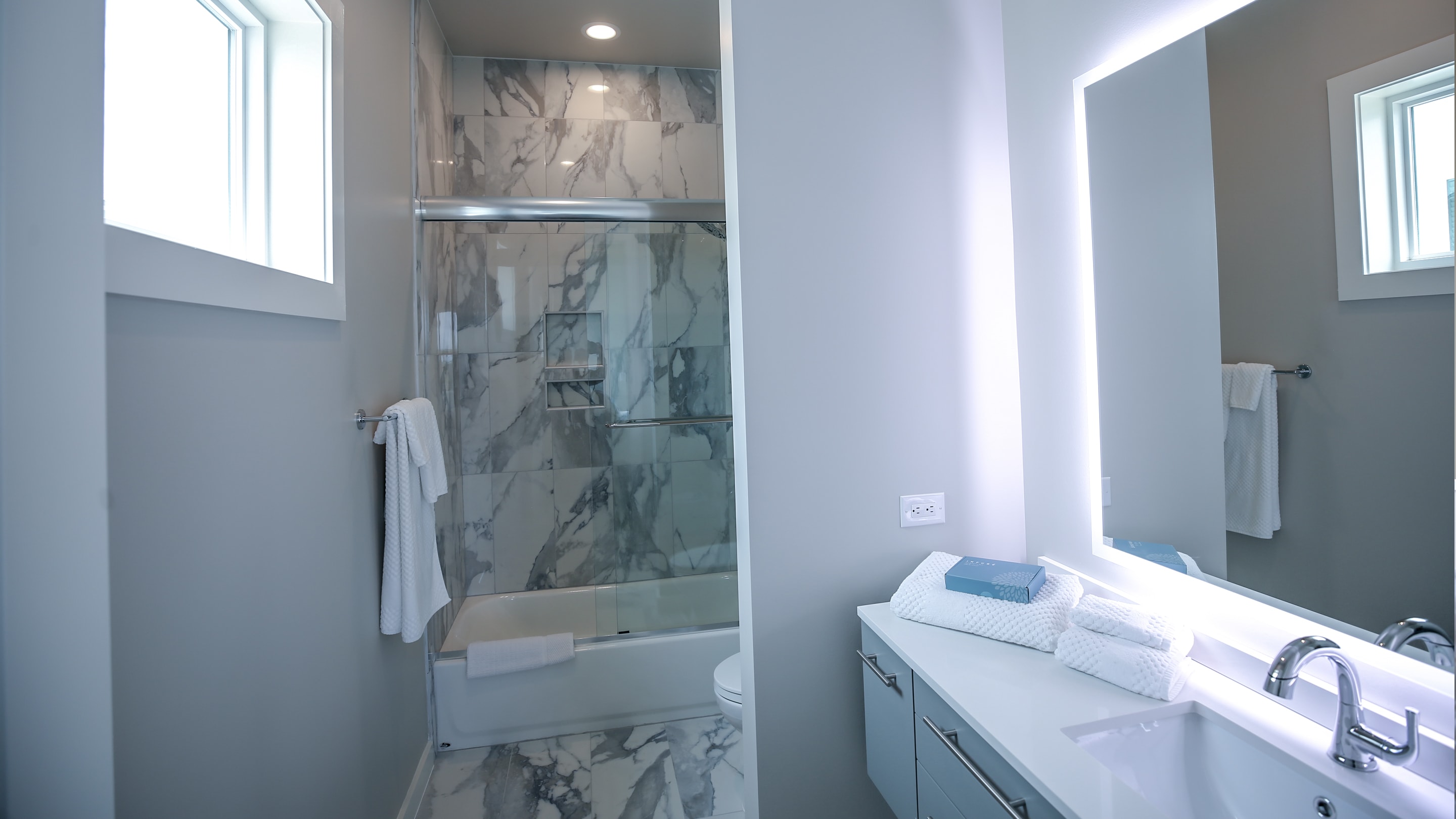 Queen Room 1 Bathroom with bathtub/Shower Combo