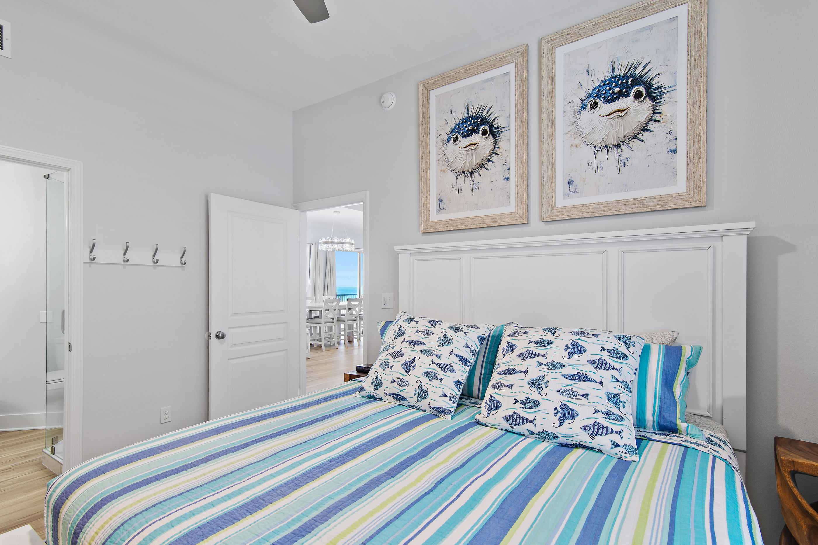 King Guest with Built-In Bunk Beds en suite