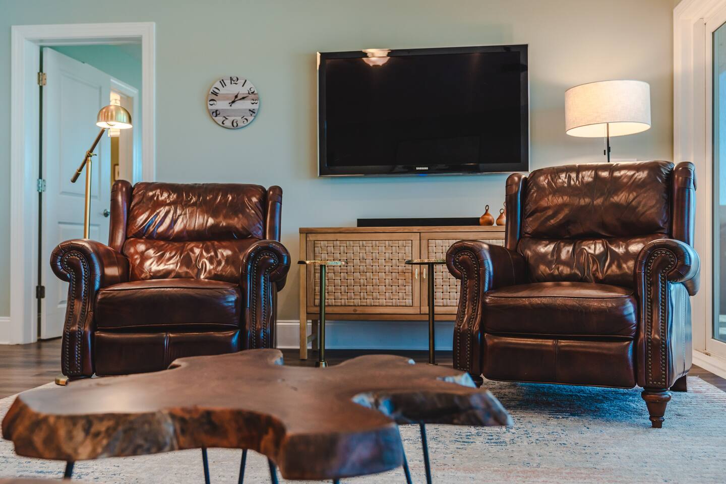 Relax and Rest in Cozy Leather Recliners