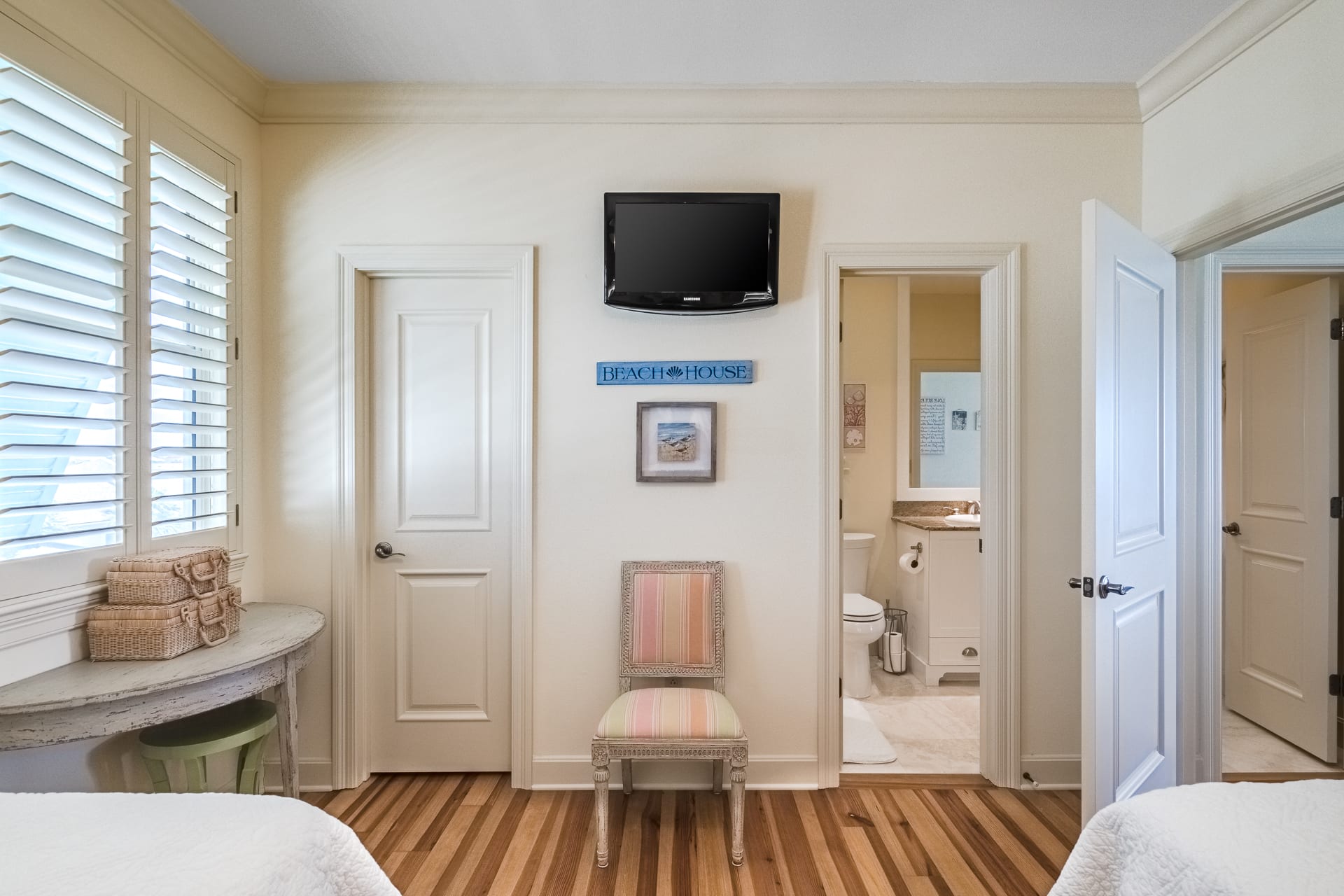 Guest Bedroom 2 (2 Twins)