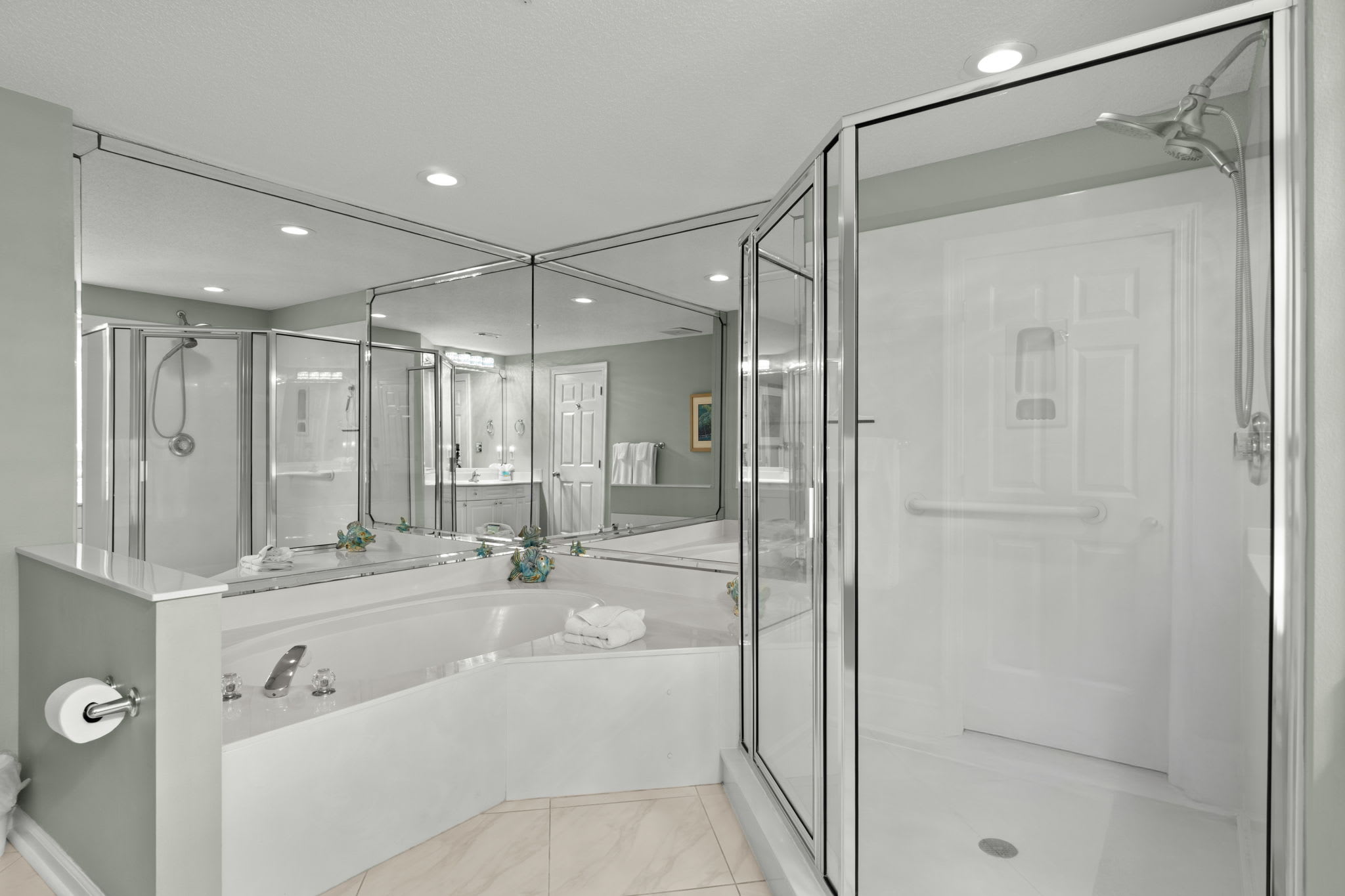 Primary En-Suite Bathroom