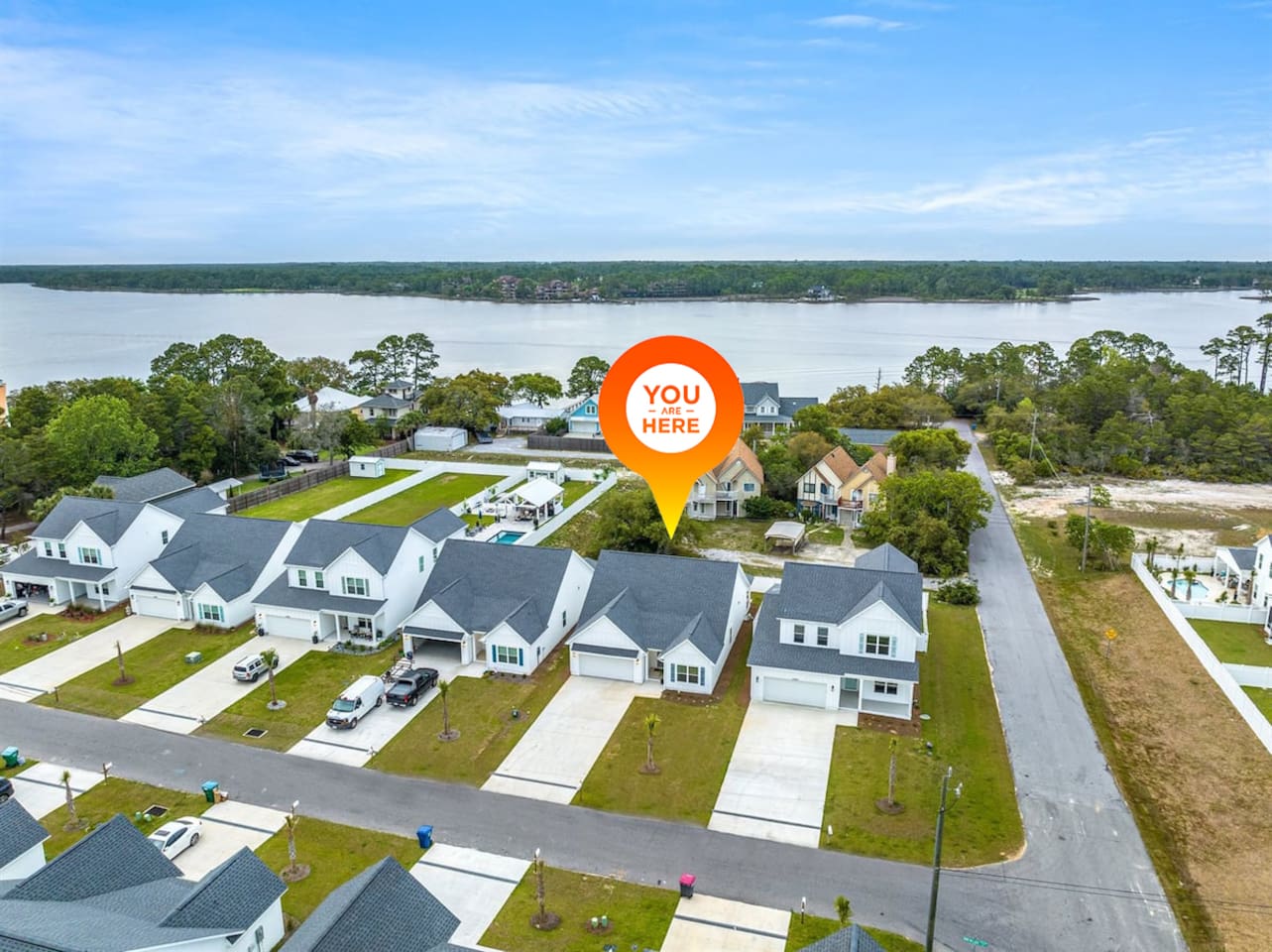 Short 5 min walk to Lake Powell