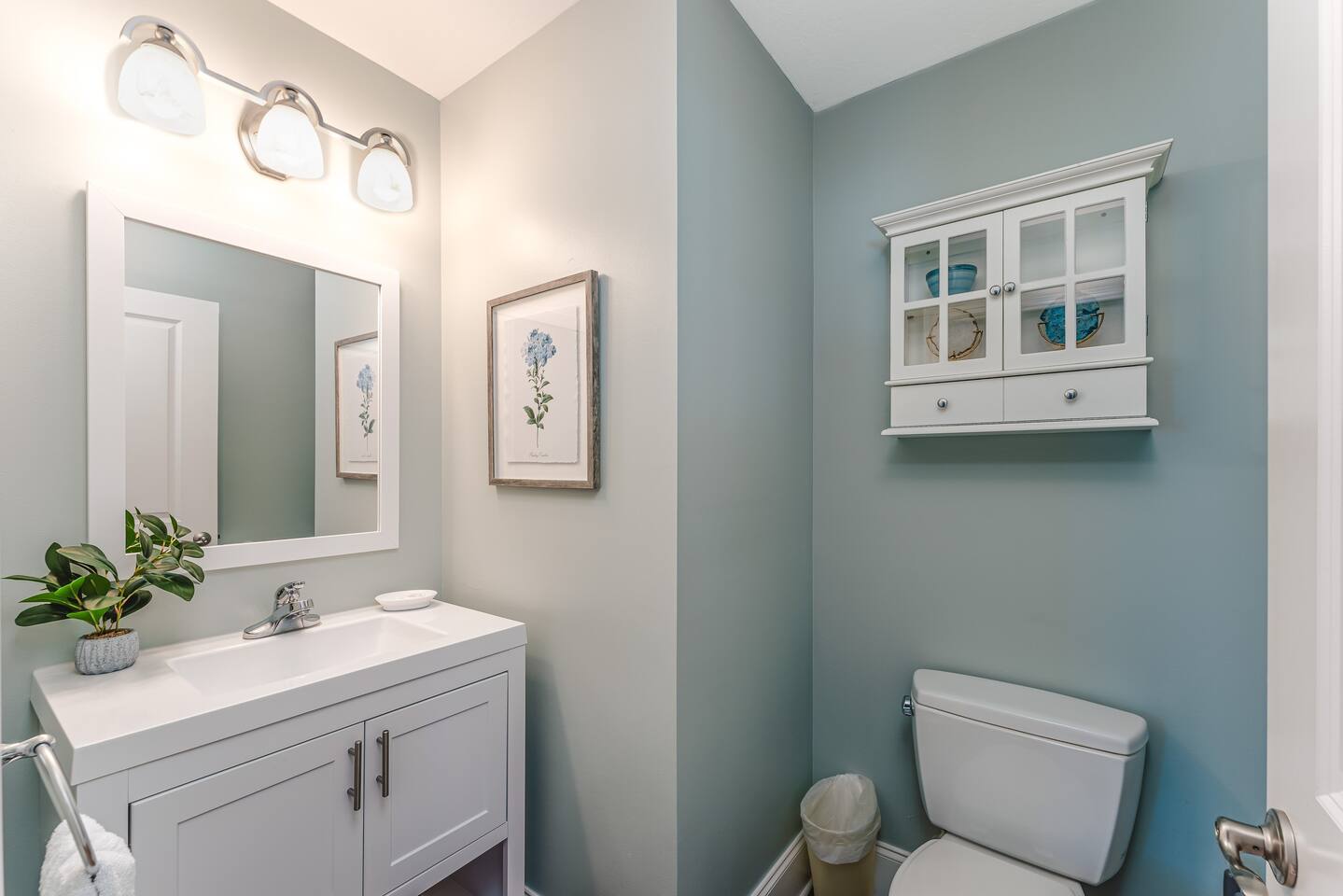 SunScape's Powder Room for Guests