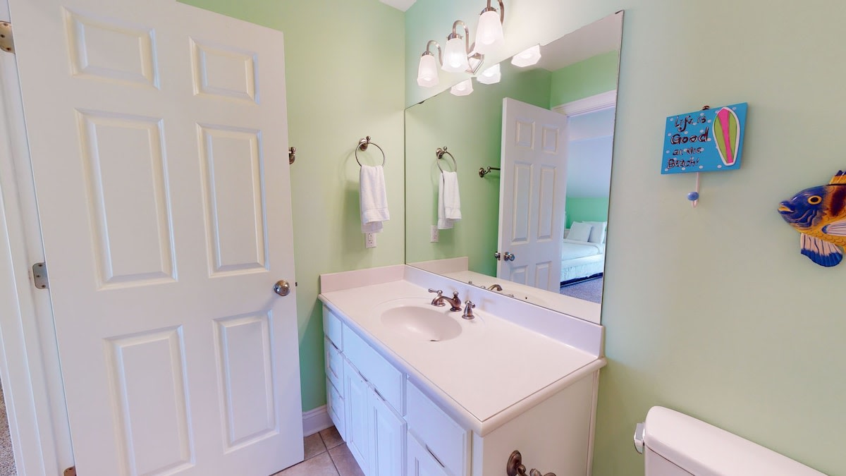 Daybed room private bath