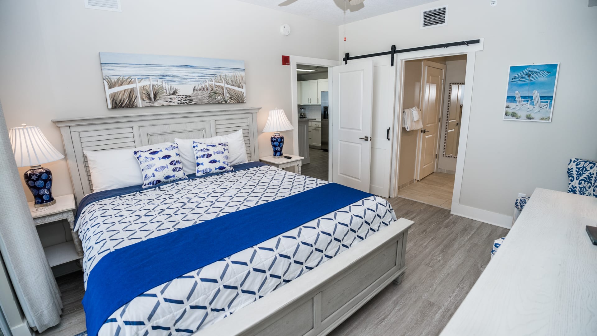 MASTER SUITE BATH,POTTY & WALK- IN CLOSET