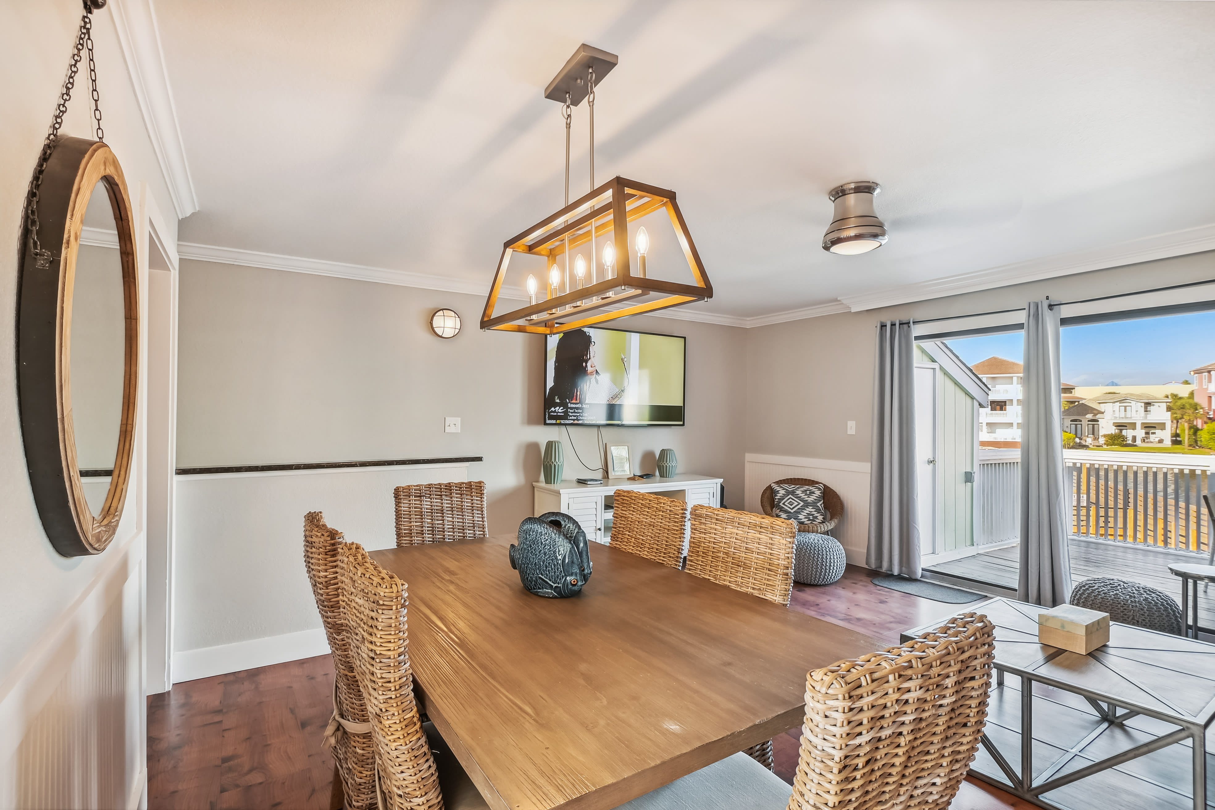 Upper level dining area