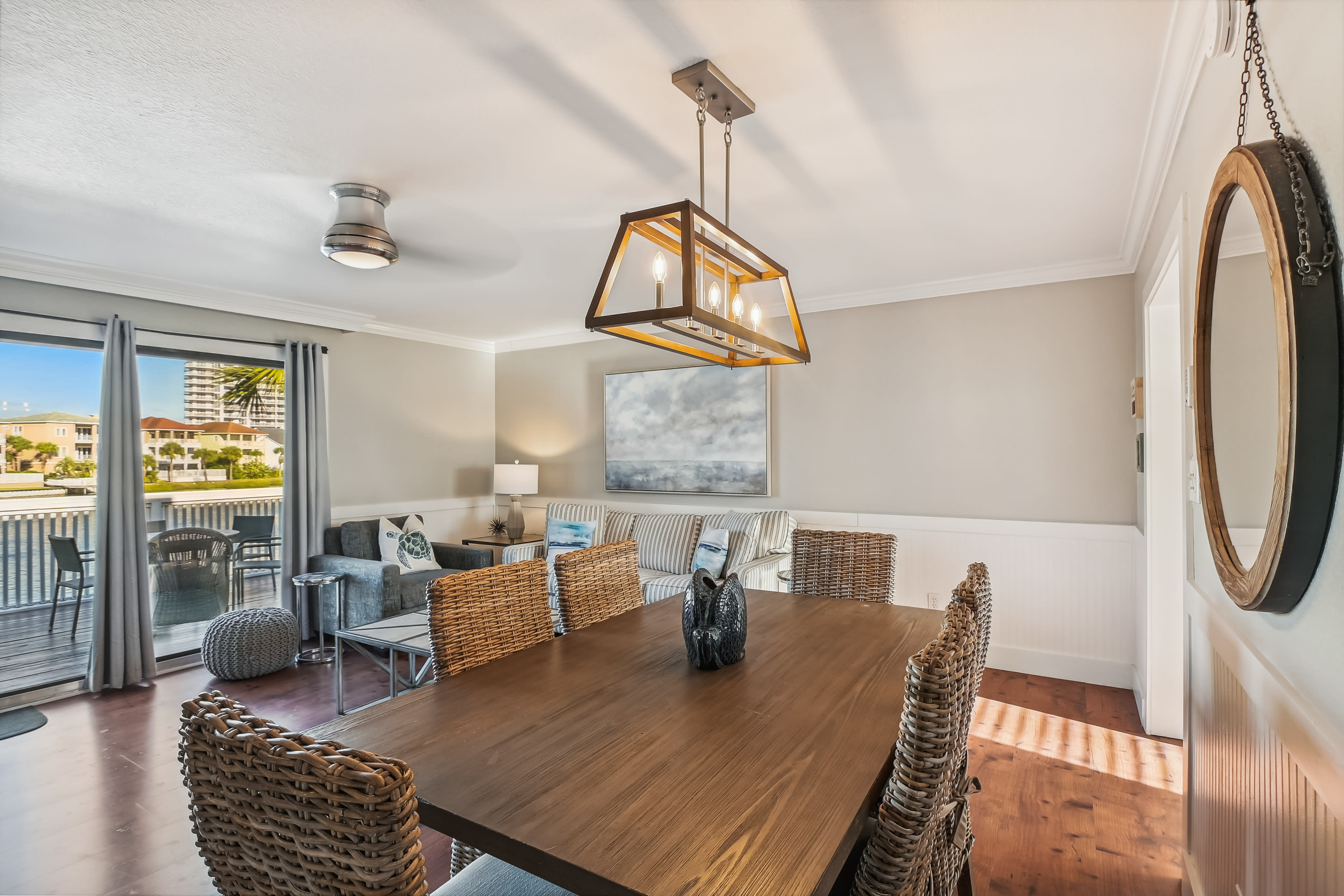 Upper level dining area