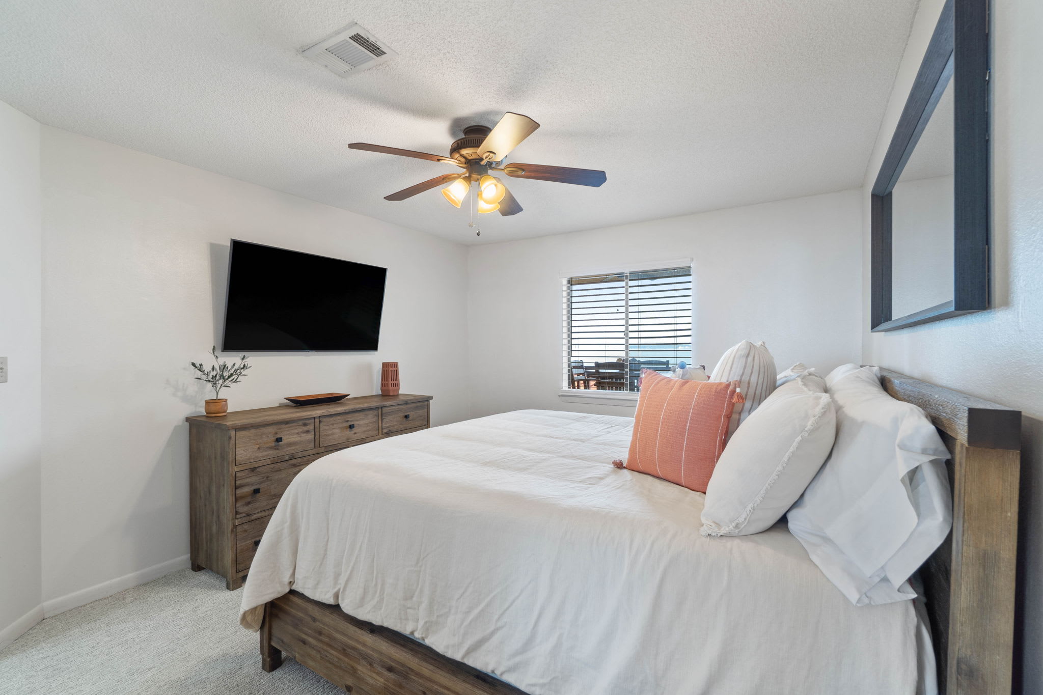 Master Bedroom (King)