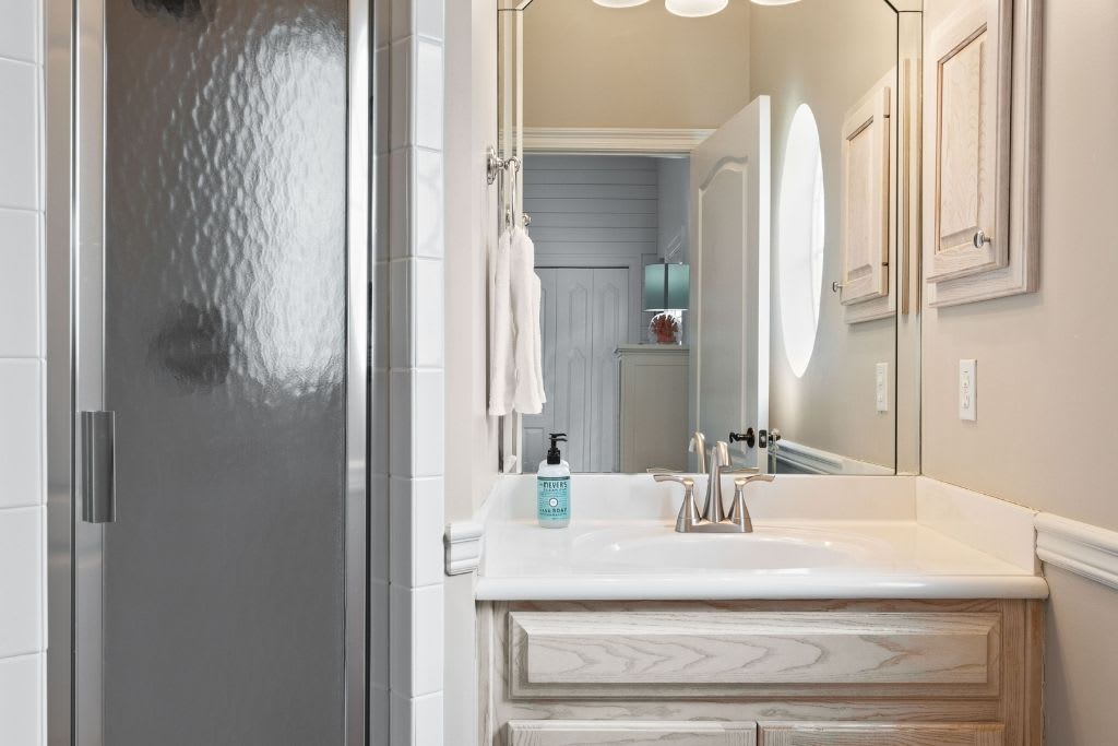 Full en-suite bathroom with shower in the bunkroom.