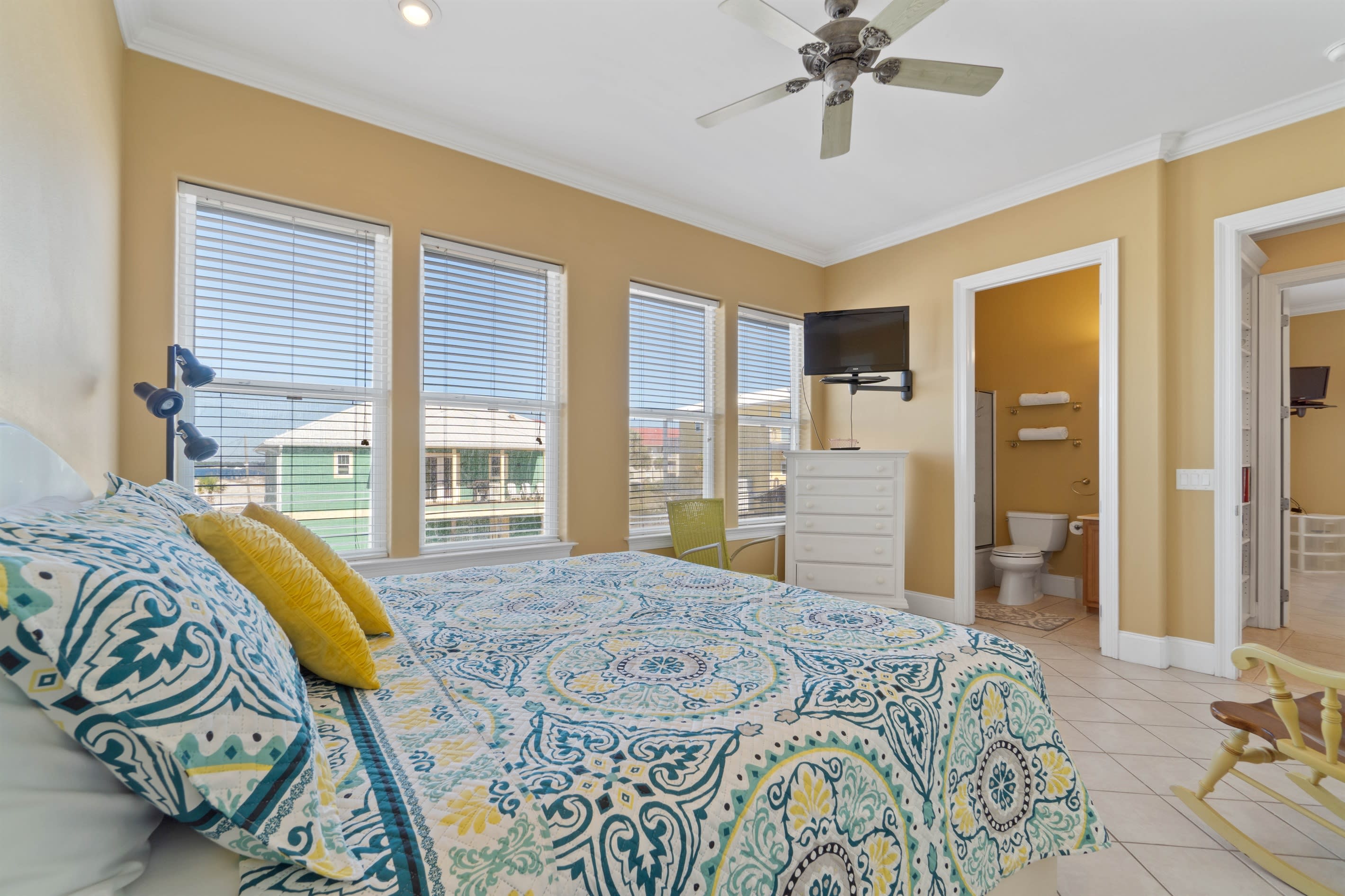 Guest Bedroom 1 (King)