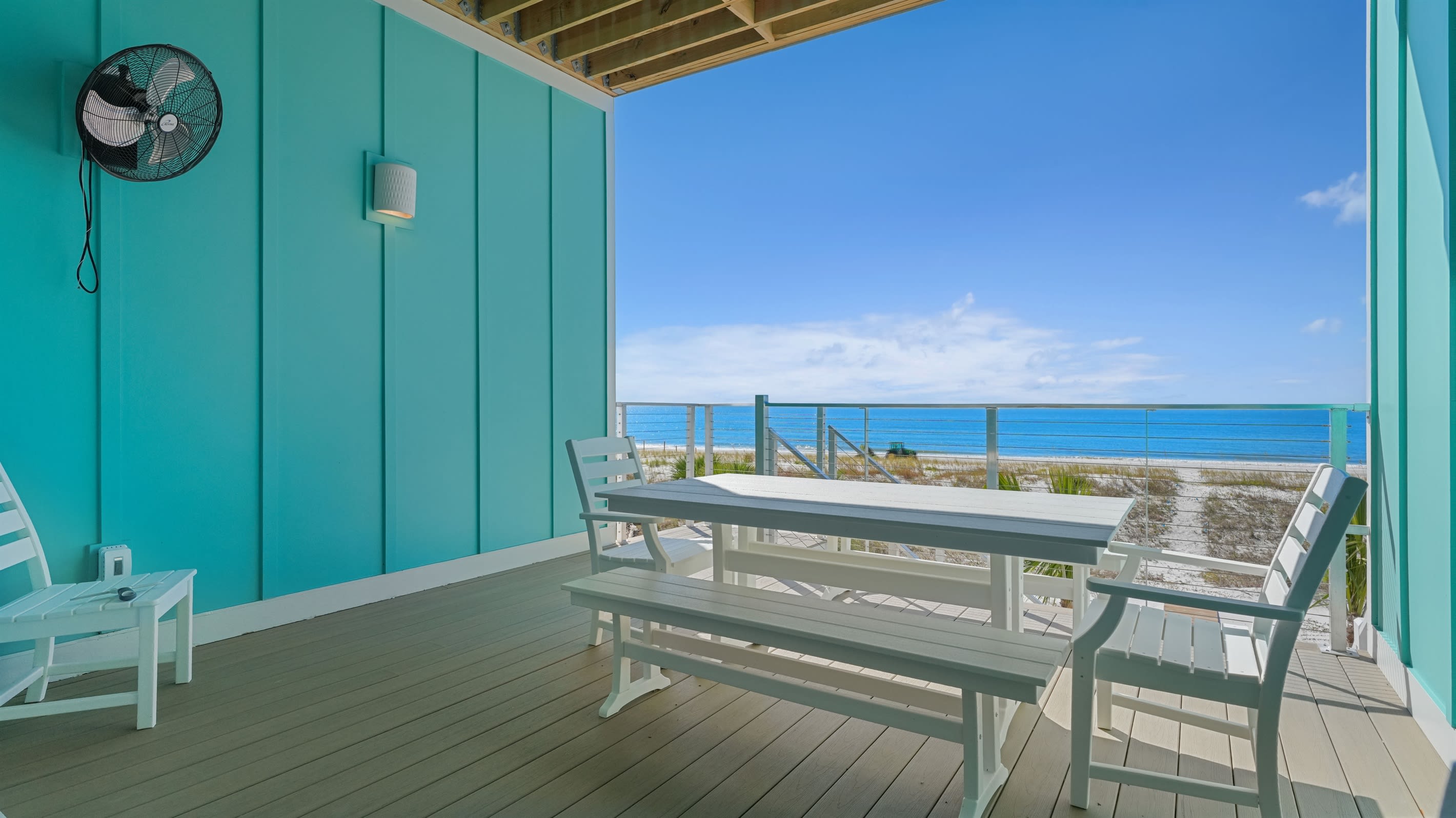 Main level outdoor dining