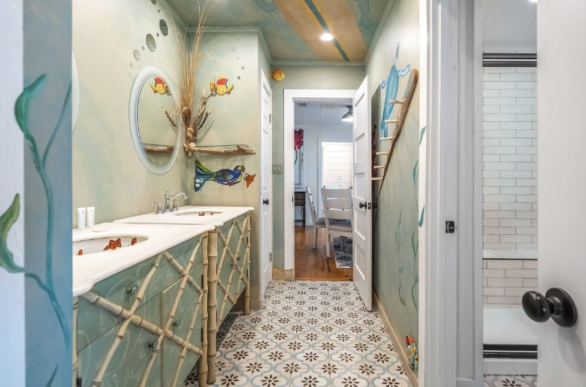 Bath 2, shower and toilet in additional area