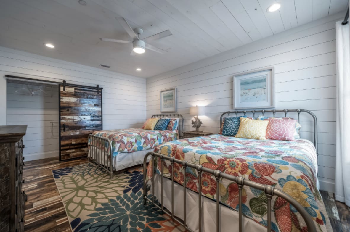 Bedroom 6 two Queen beds ( bath 6 not shown) 