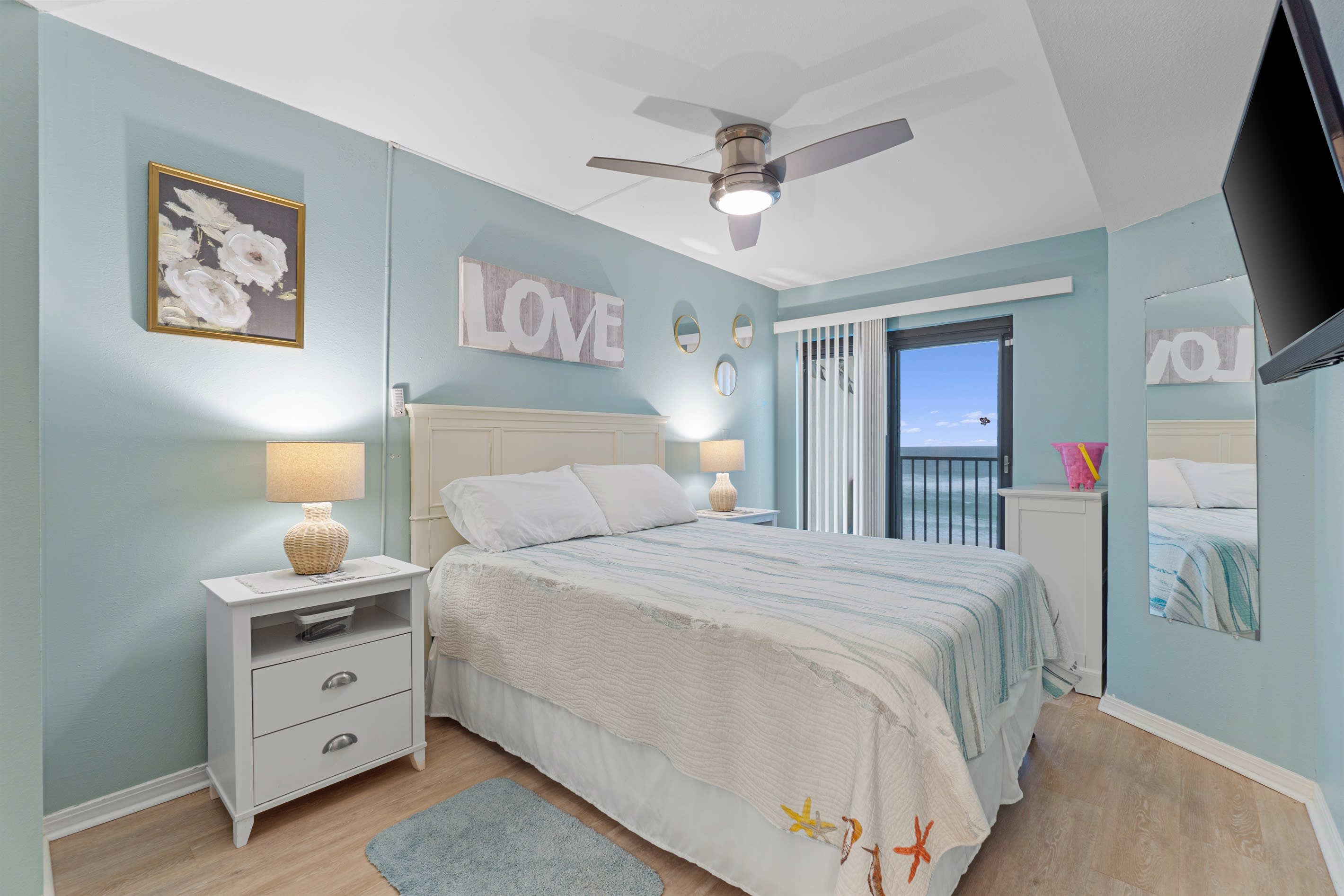 Master Bedroom (Queen)