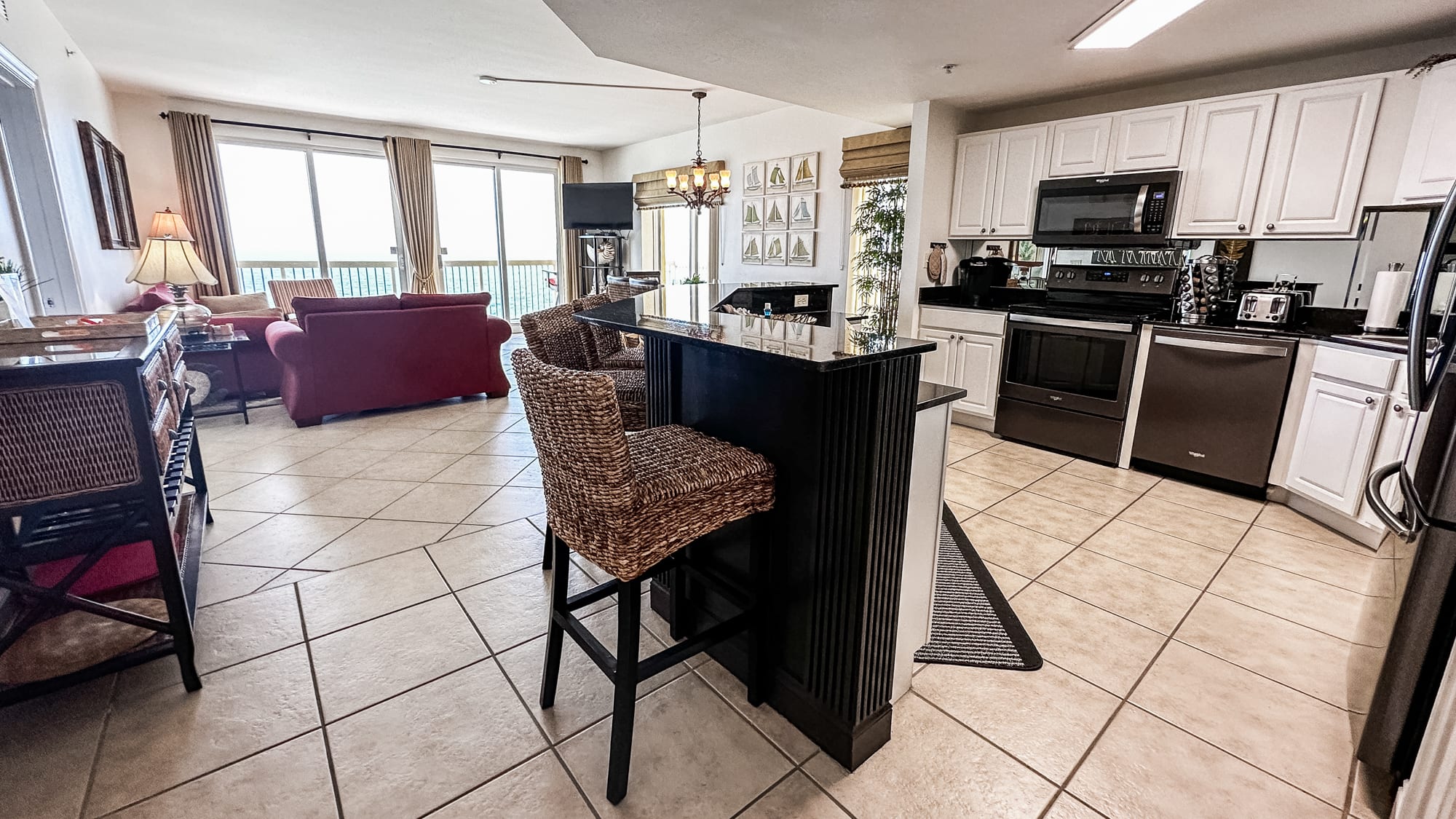 Kitchen, Dining, living & Out To Sea!