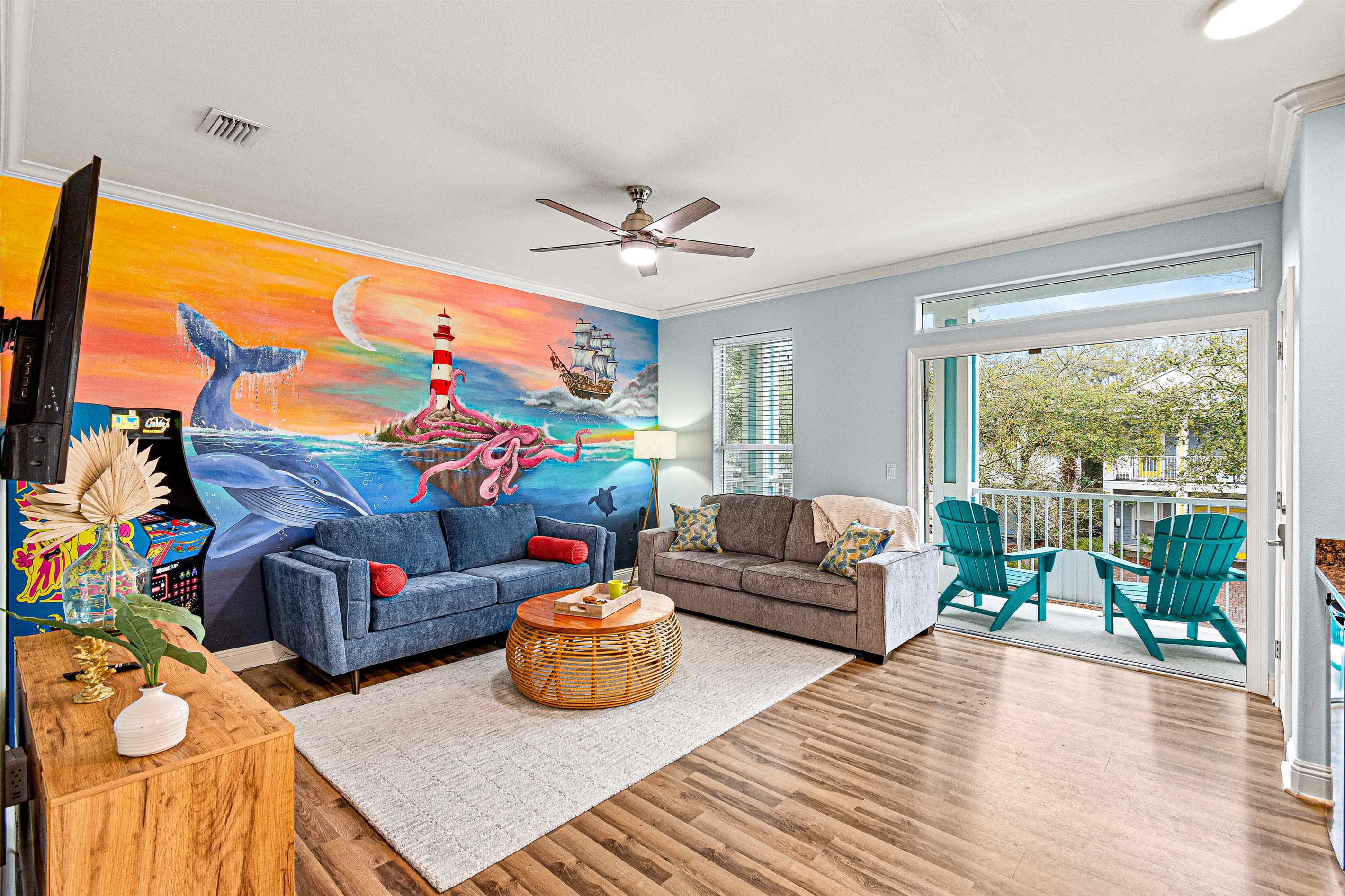 TWO full living rooms - stretch out!