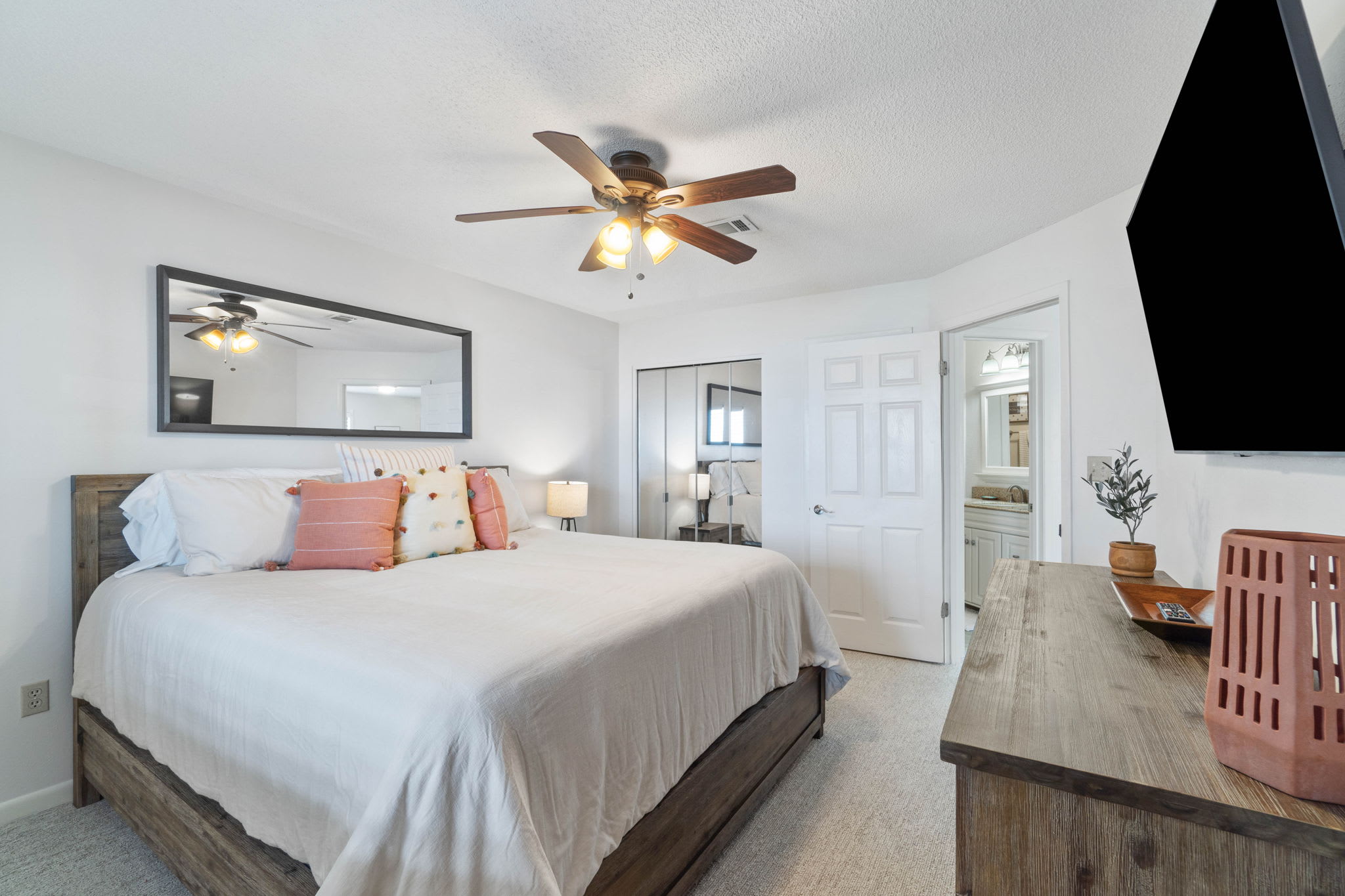 Master Bedroom (King)