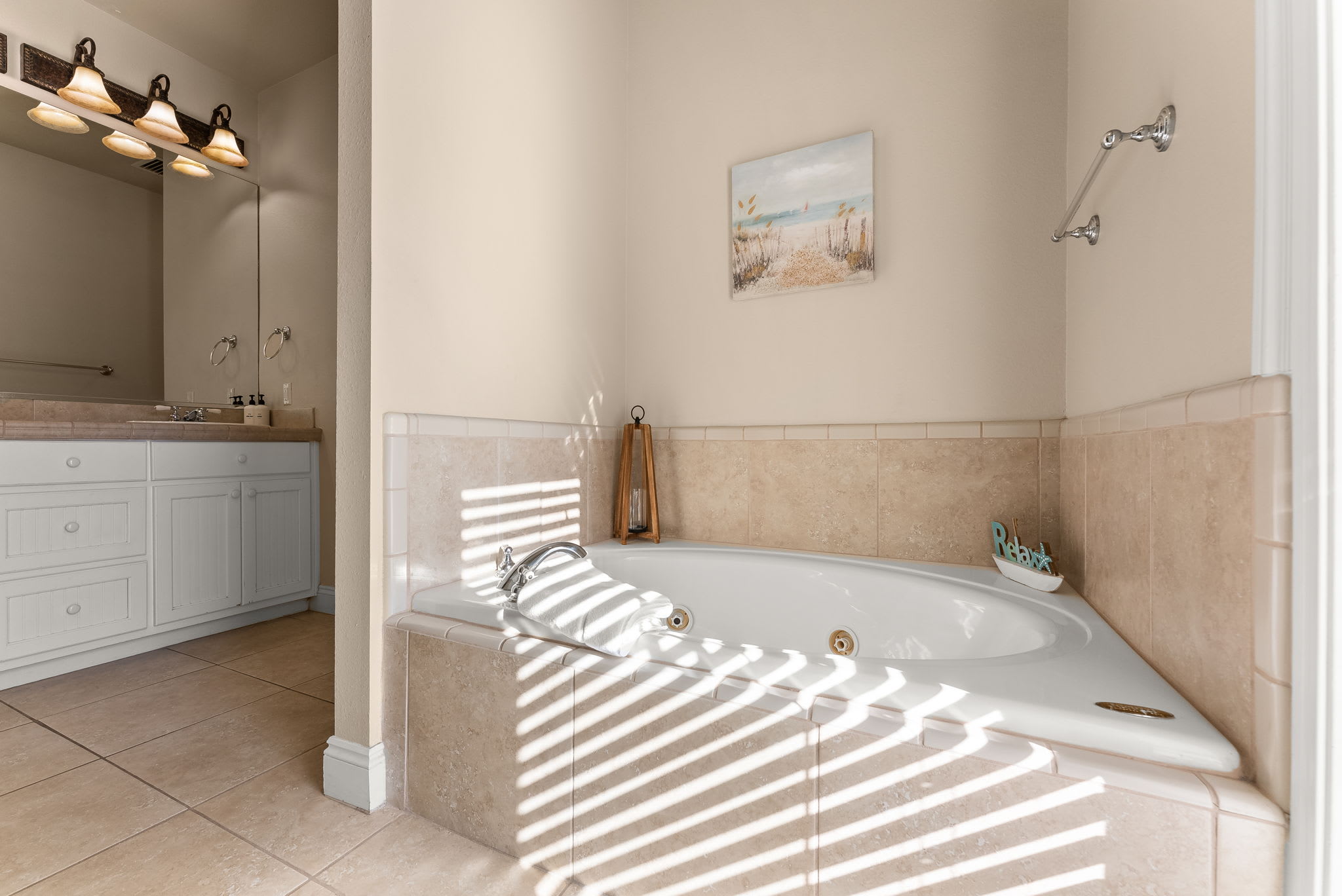 Spa-Style Garden Tub for Ultimate Relaxation