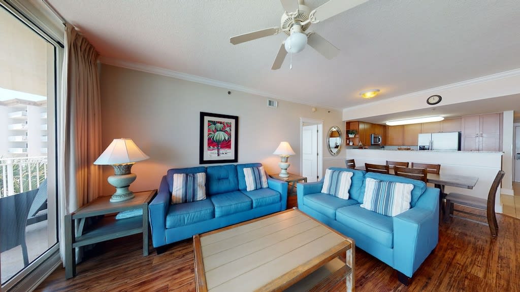 Unit has new decor, lamps and flooring as of Jan 2021