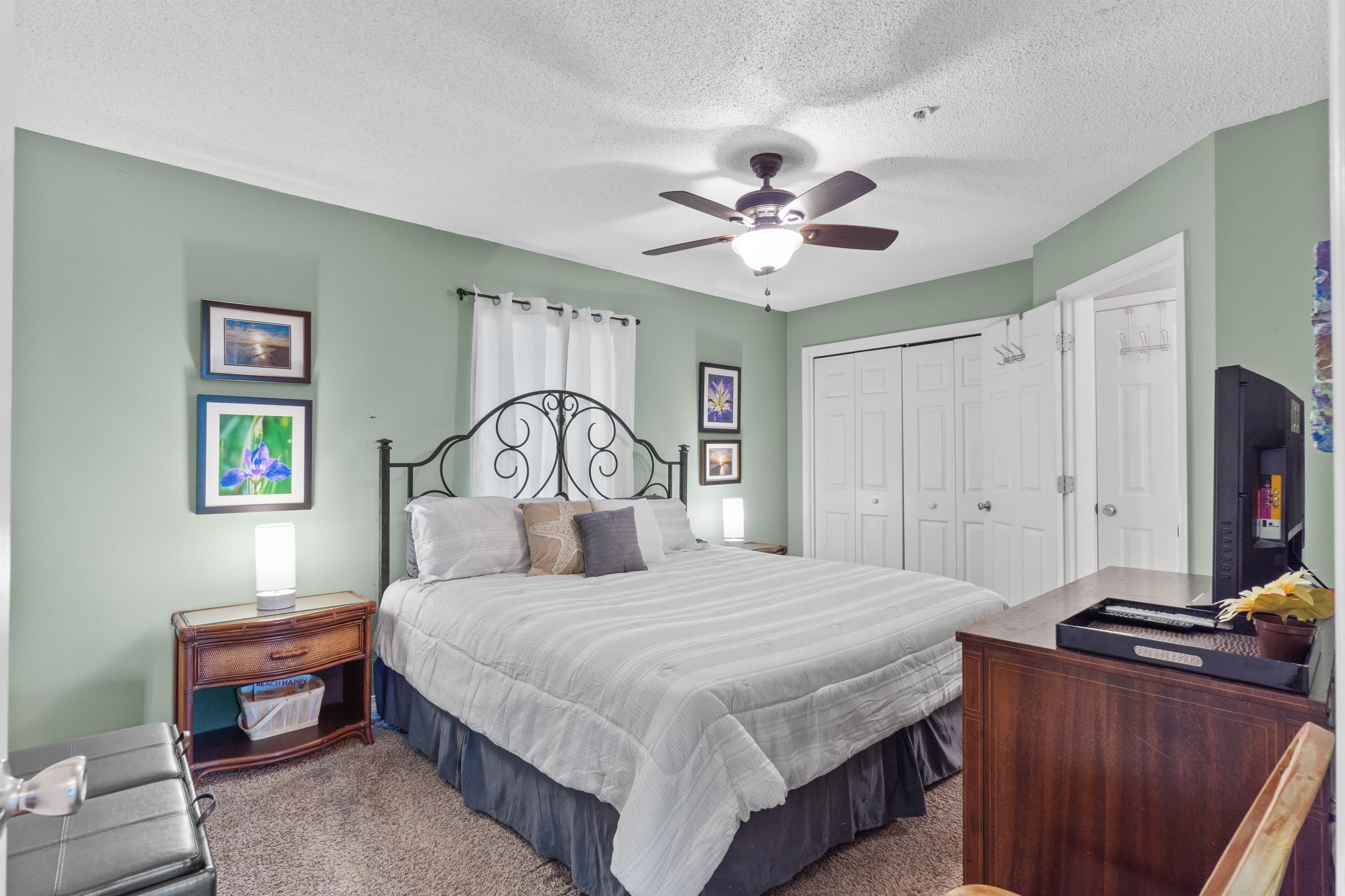 Master Bedroom (King)