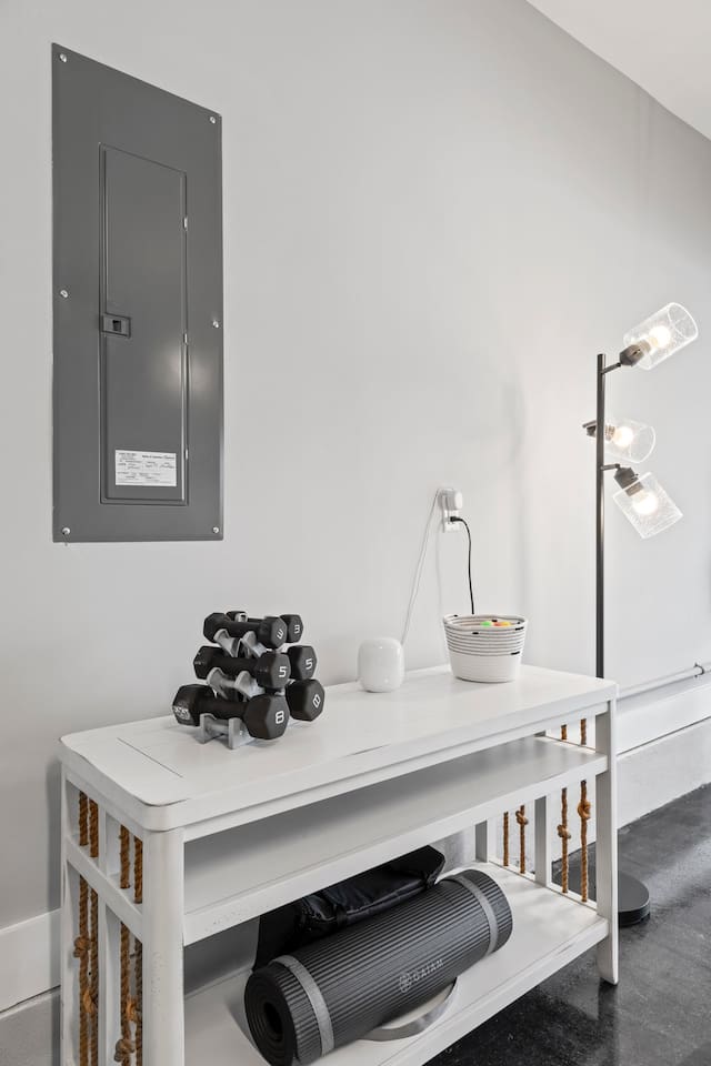 [Exercise Equipment] Free weights & yoga mat