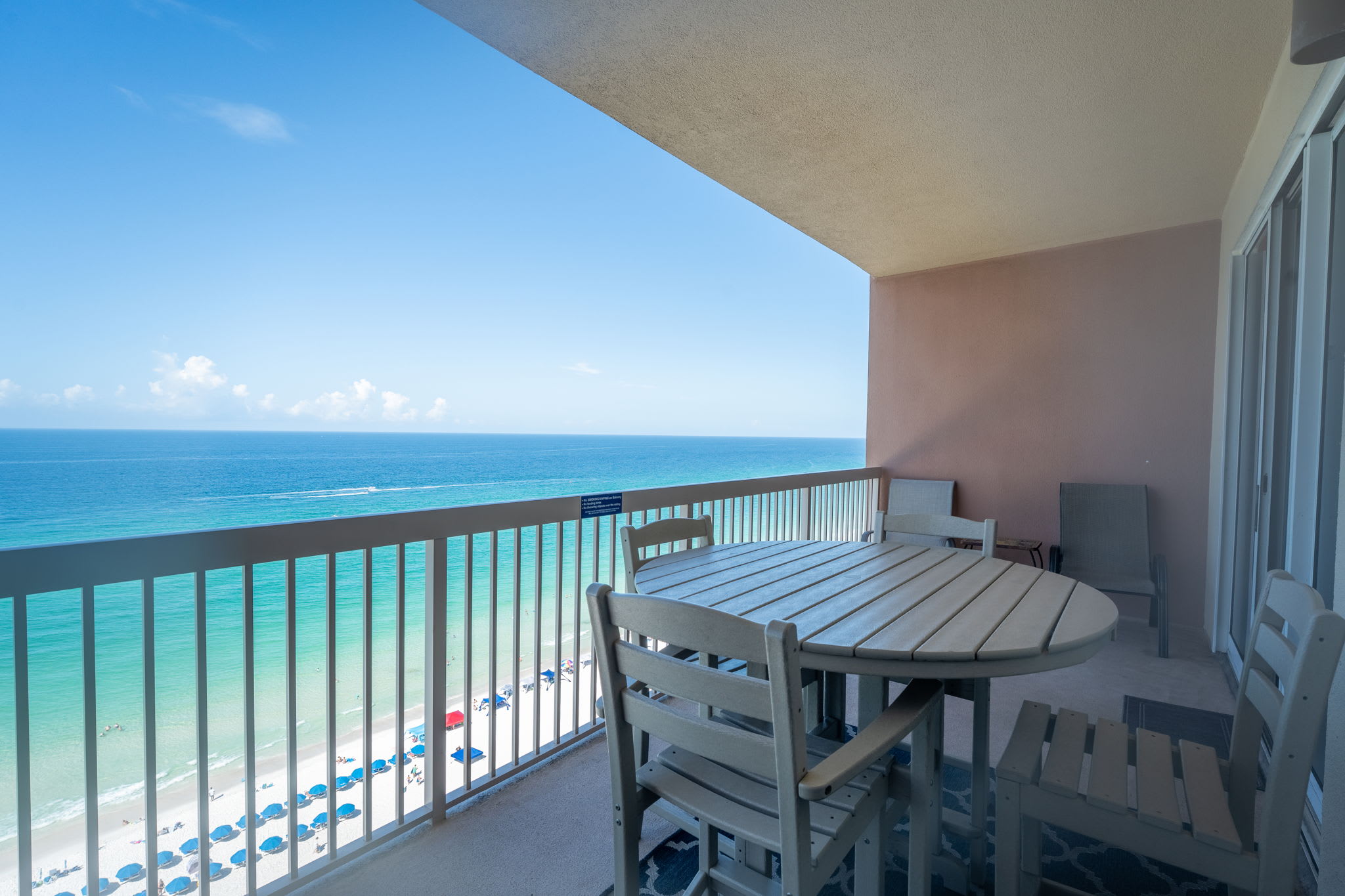 Beachfront patio w/beautiful Gulf view