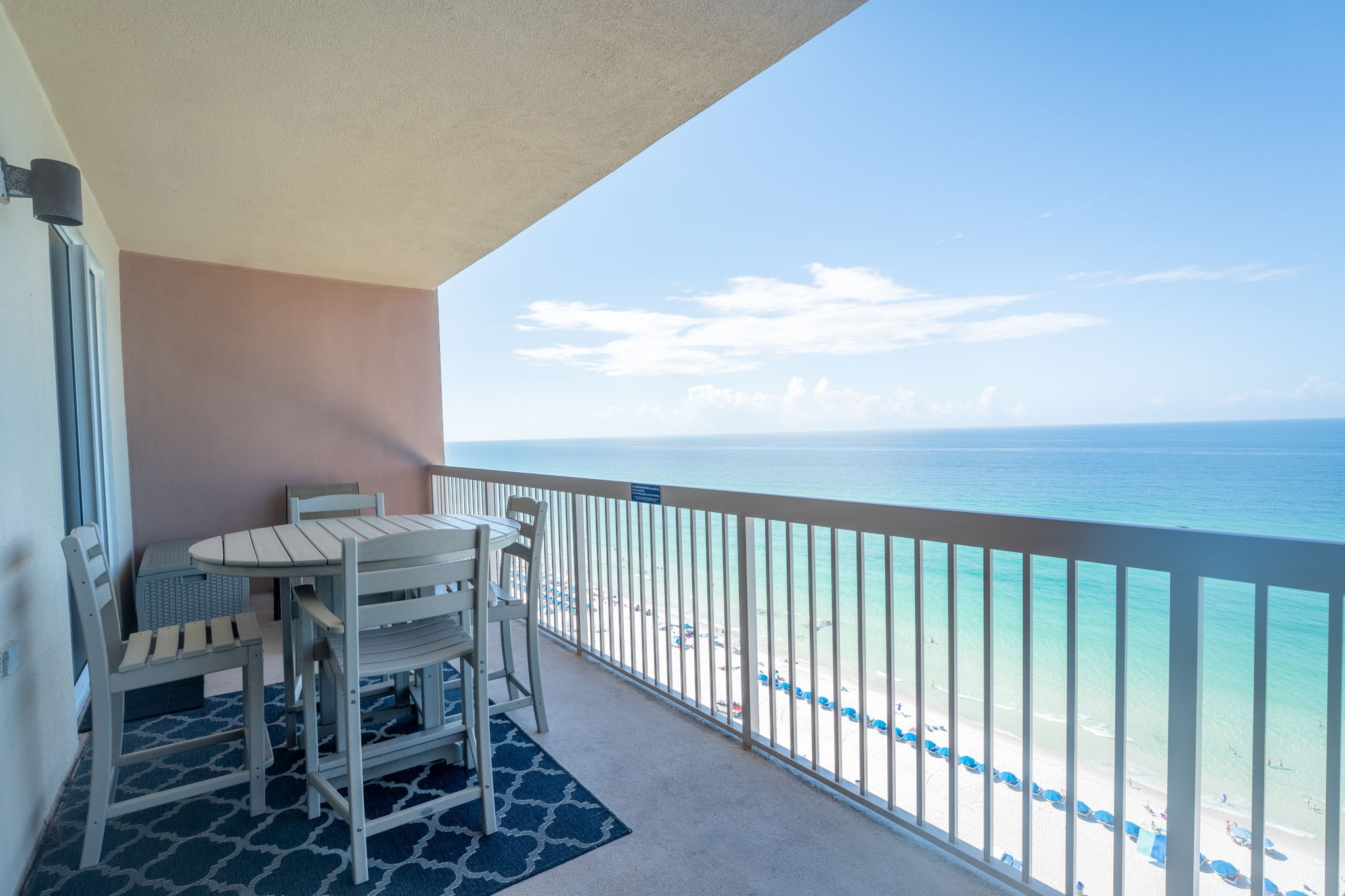 Beachfront patio w/beautiful Gulf view