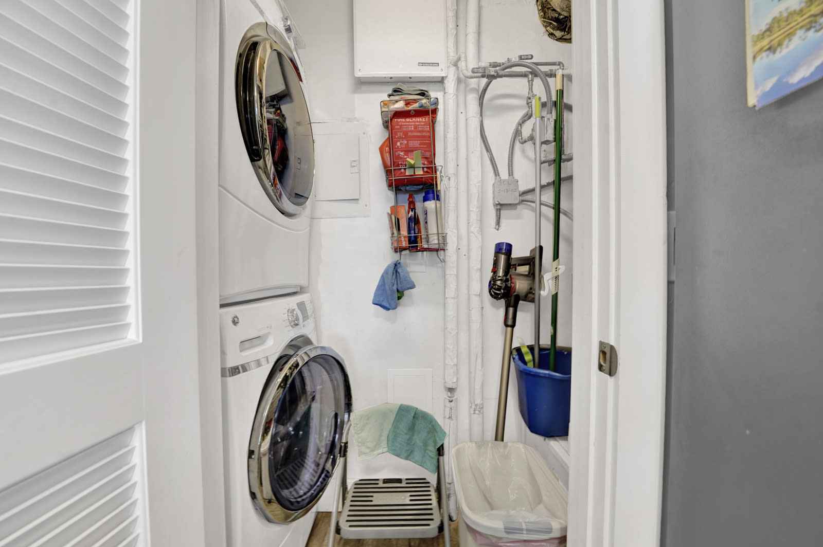Laundry Area locatied in Kitchen