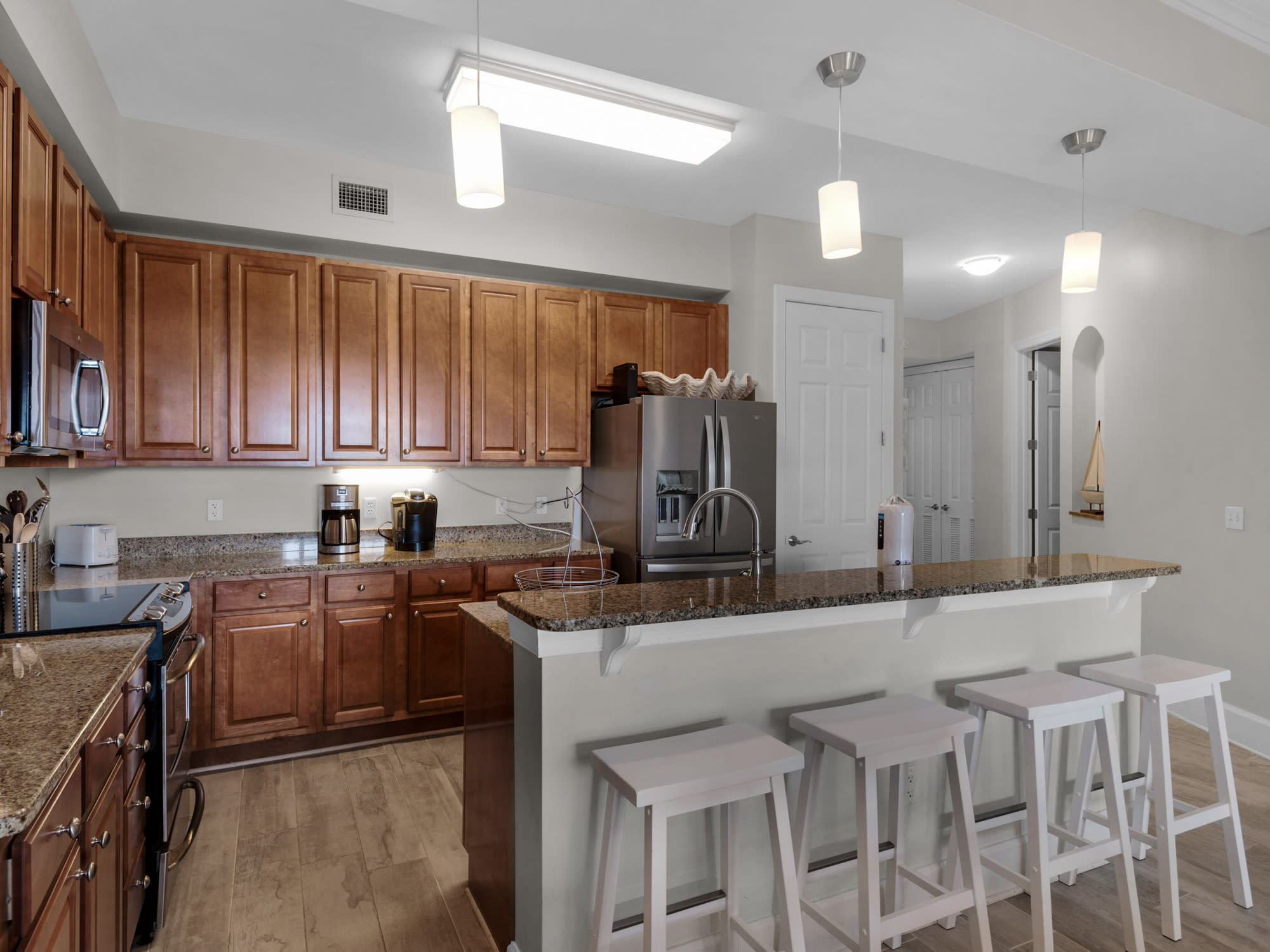 Additional Seating at Breakfast Bar