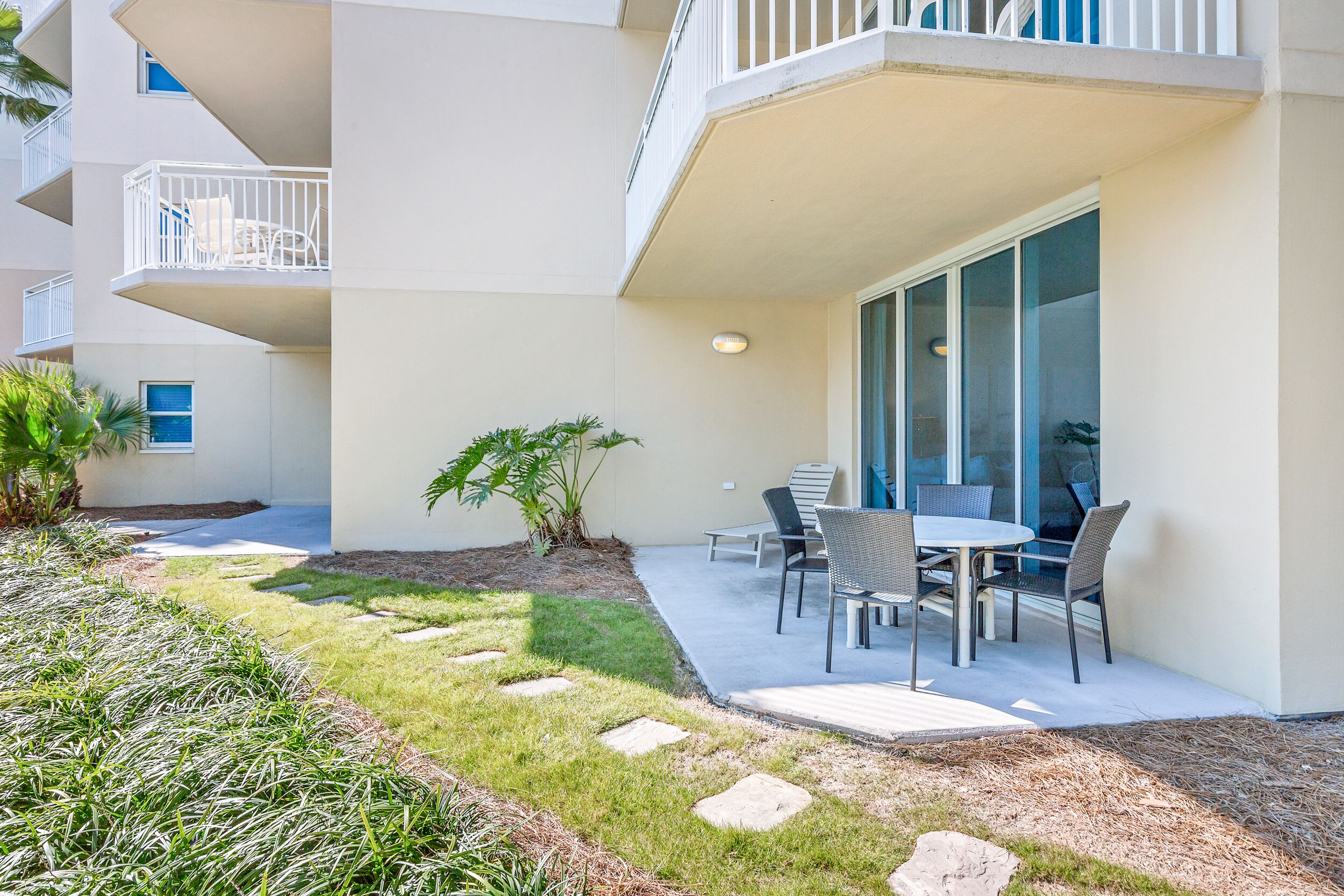 Ground level unit in the most convenient space in Waterscape!