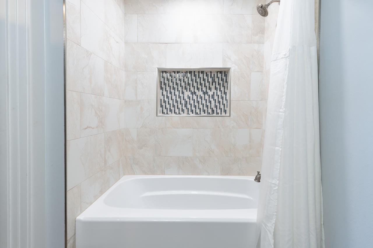 third floor en suite to bunk room