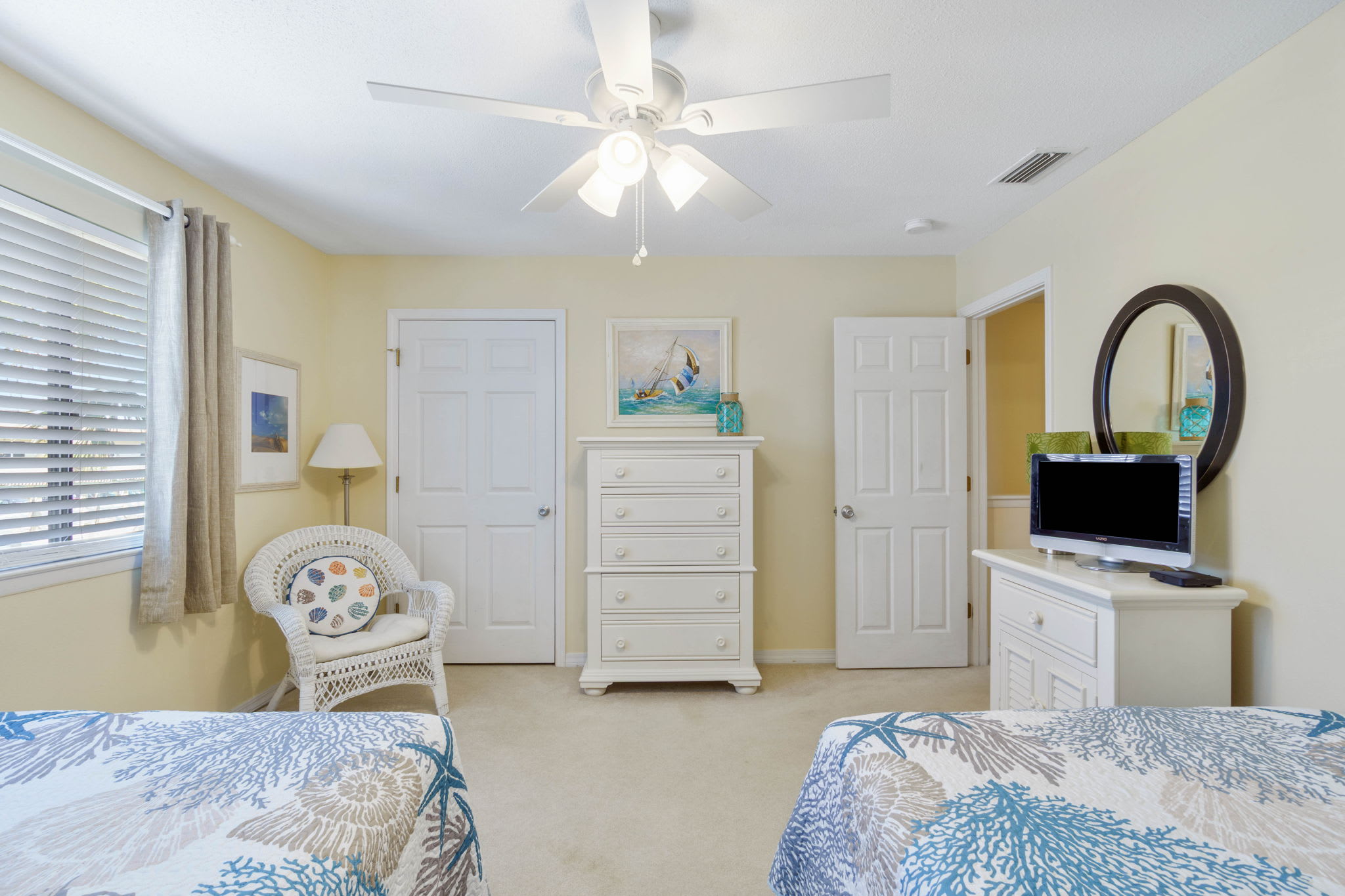 Guest Bedroom (2 Doubles)