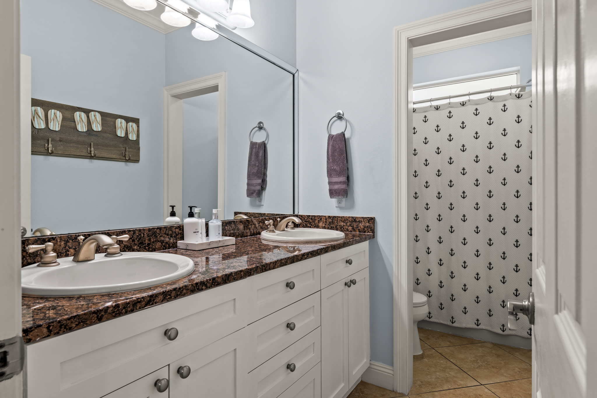 Full bathroom on the second floor