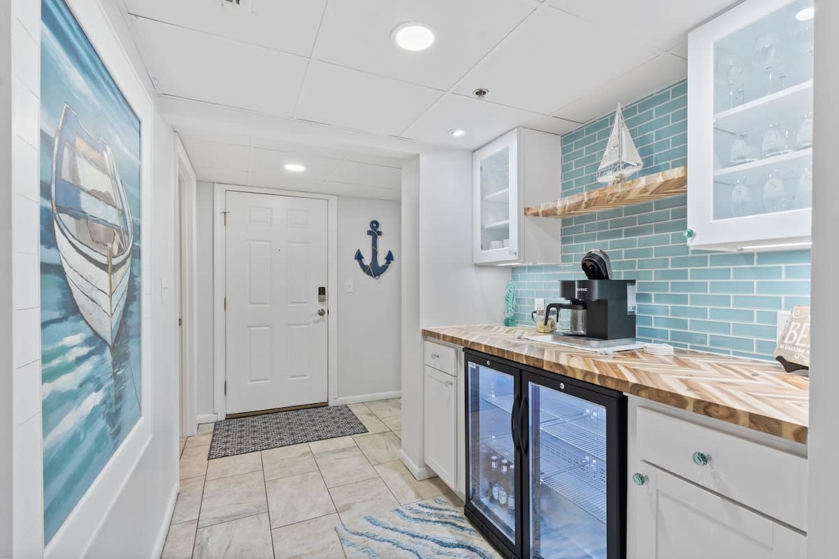 Coffee Bar/Beverage Bar