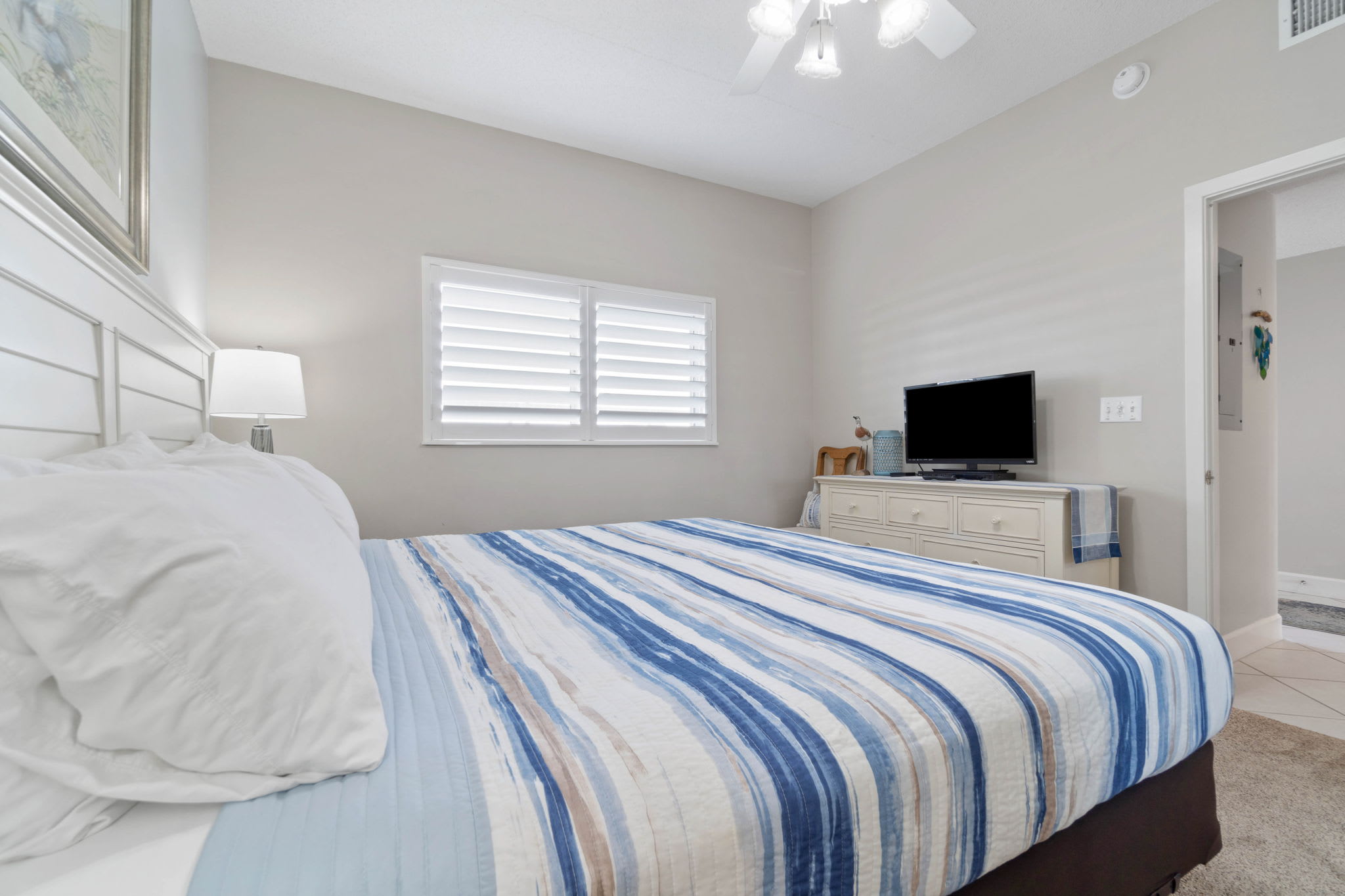 Guest Bedroom 1 (King)