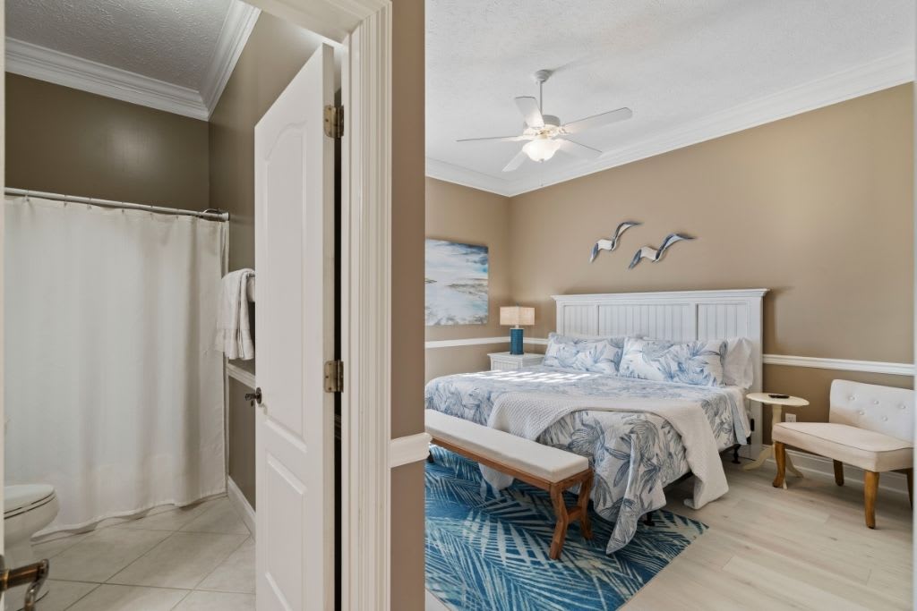 2nd Master Suite has a Full Ensuite with Tub/Shower Combo