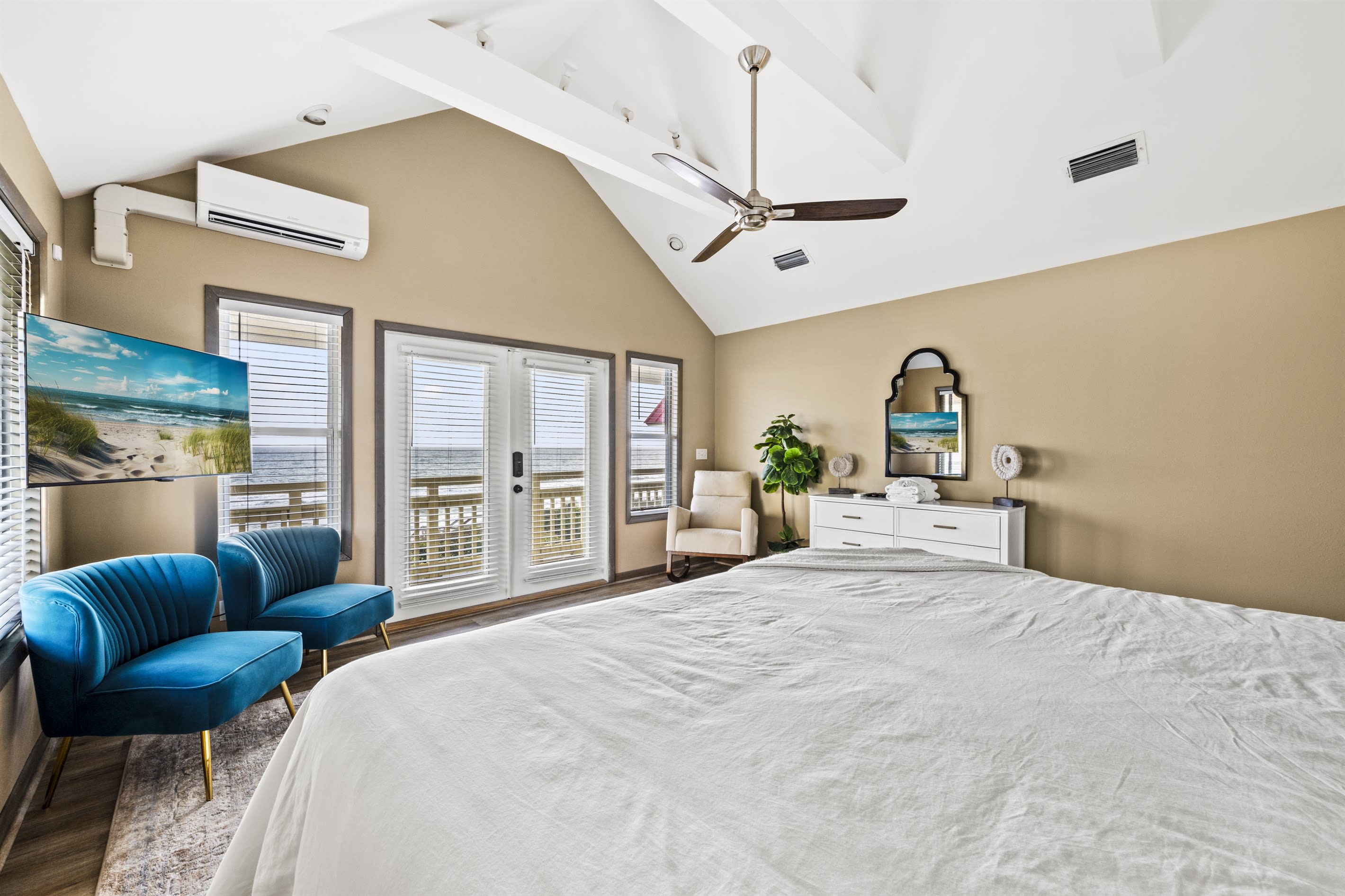 3 king bedrooms feature Sleep Number beds.