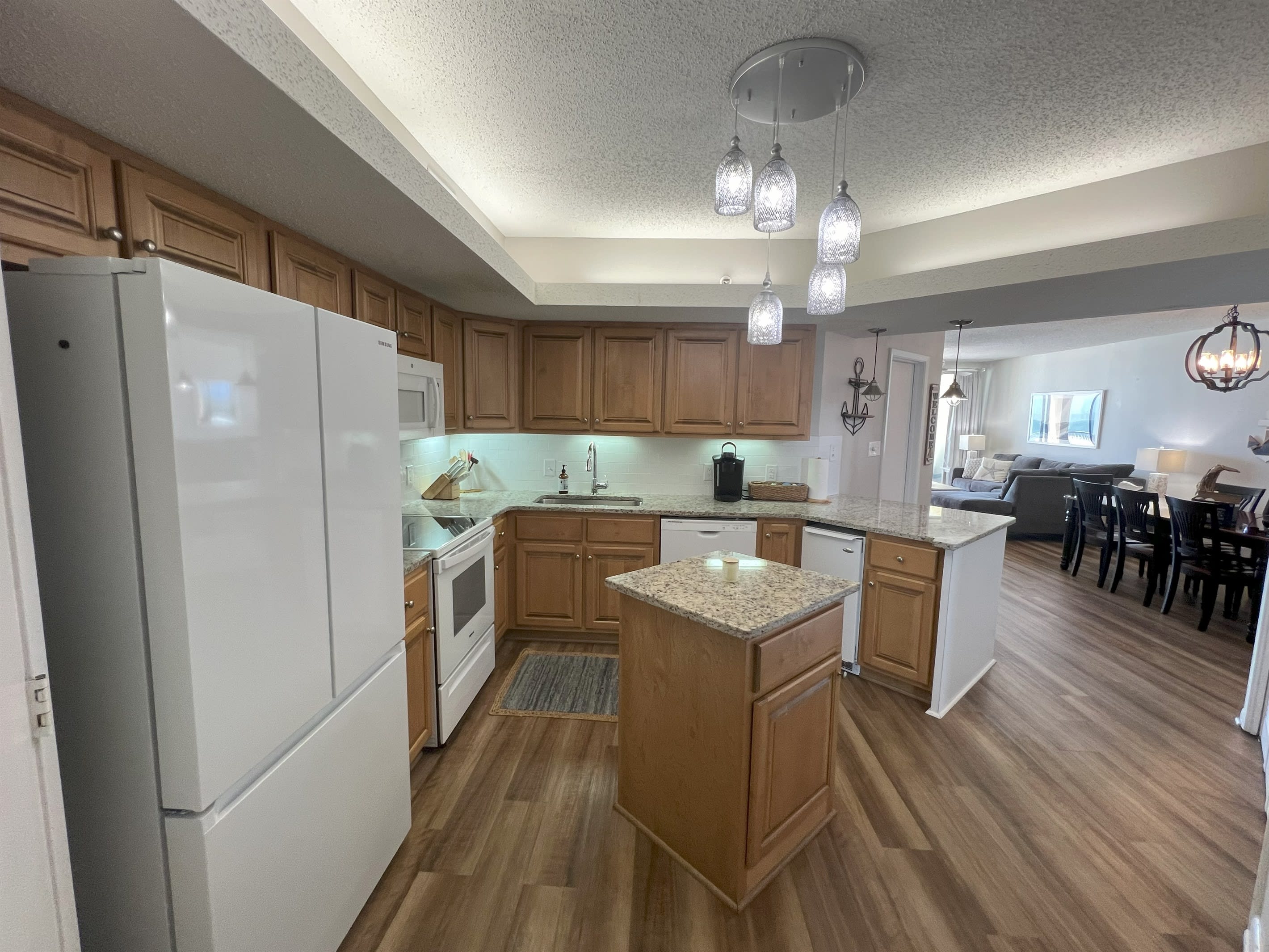 Gorgeous kitchen has everything you need. 