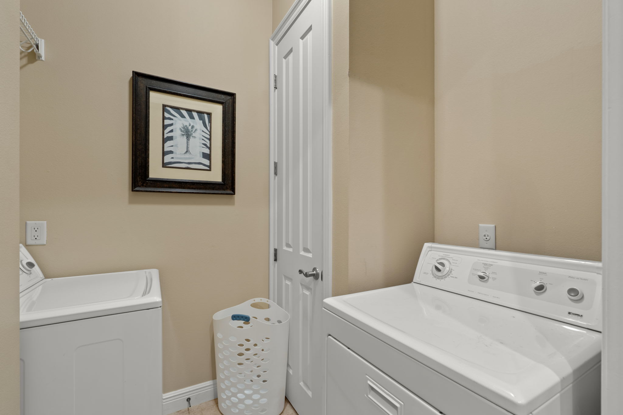 Full Size Washer & Dryer Full Size Washer & Dryer