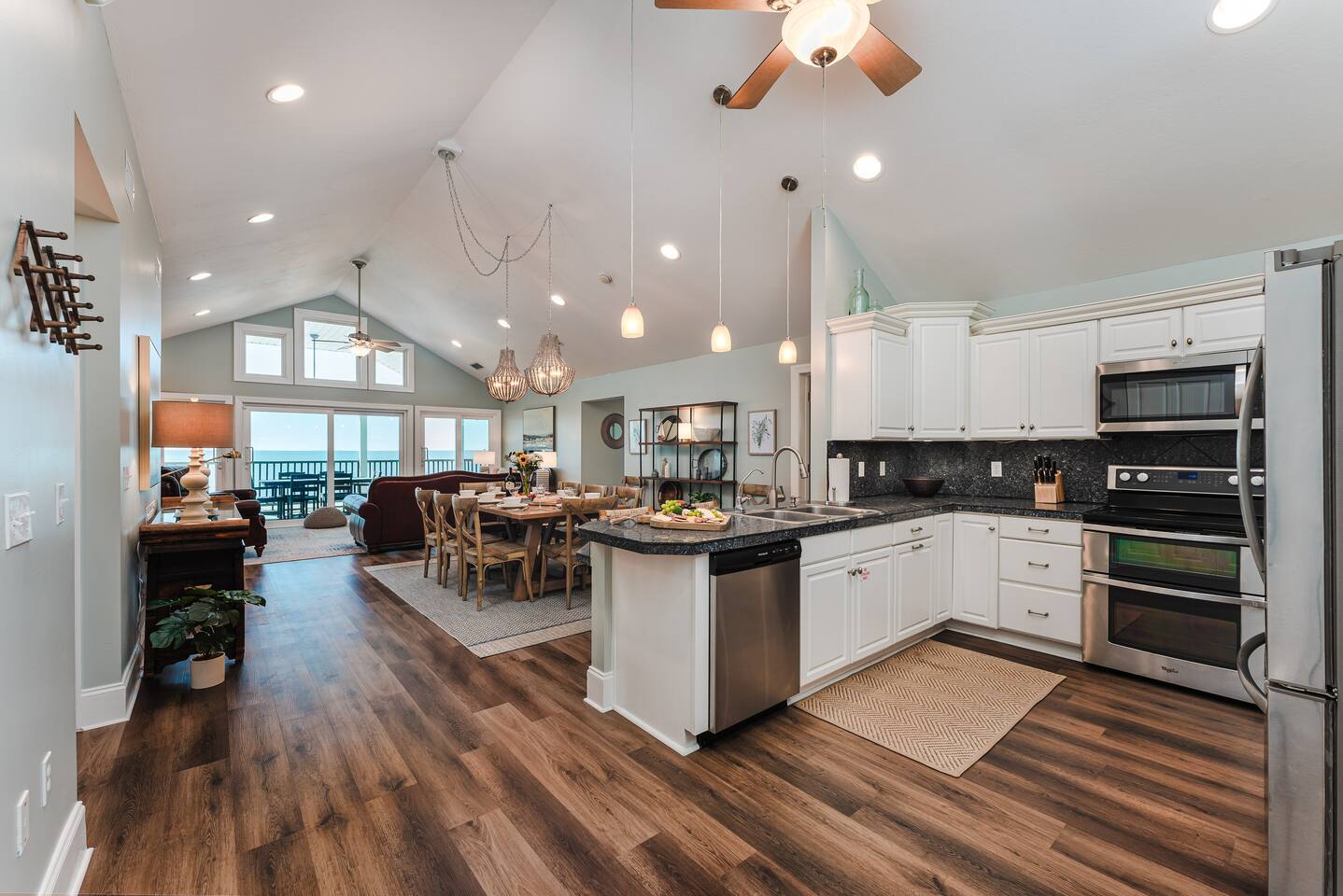 SunScape's Open Floor Plan has Room for Everyone to Gather