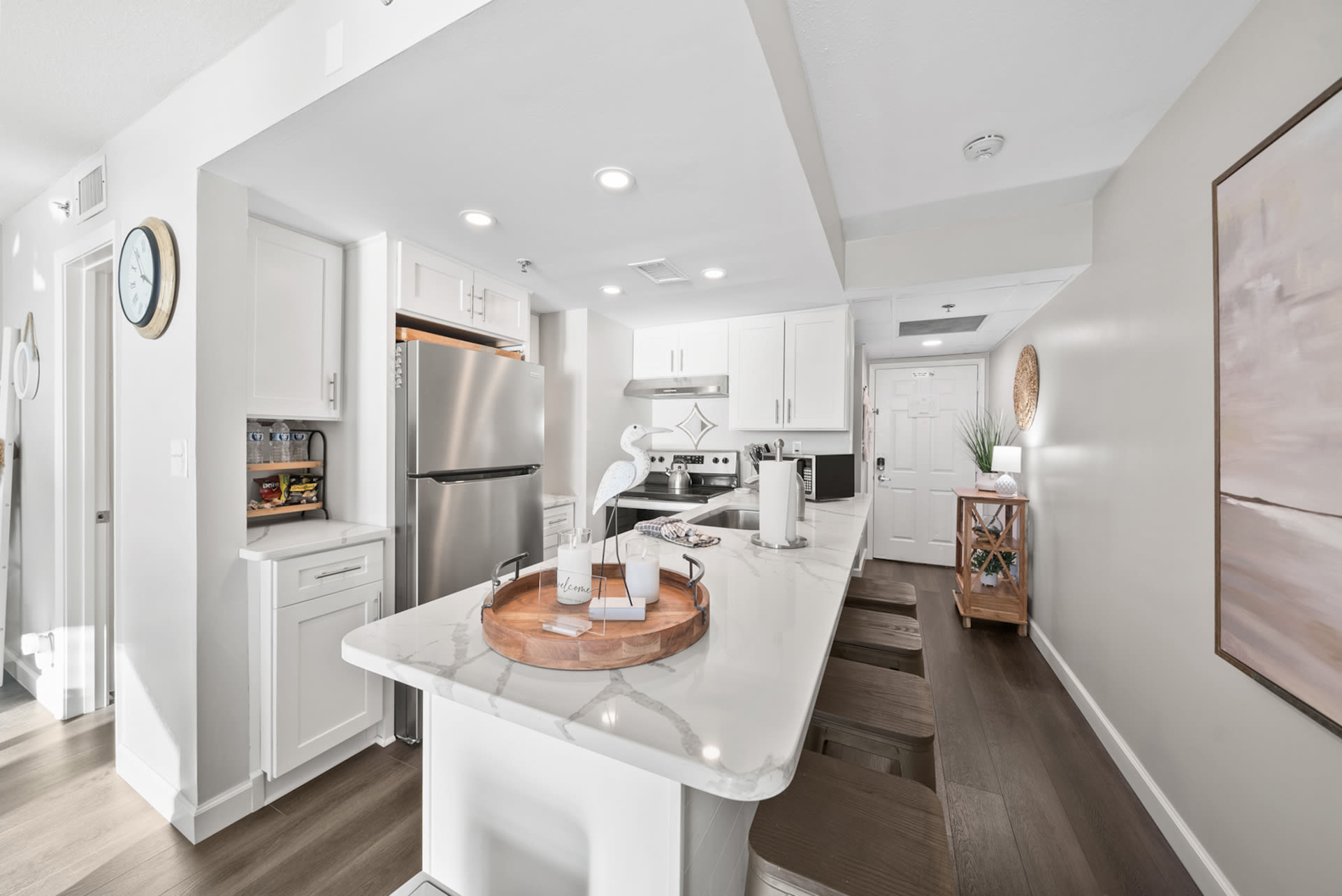 Cook, dine, and feel right at home with a fully equipped kitchen.