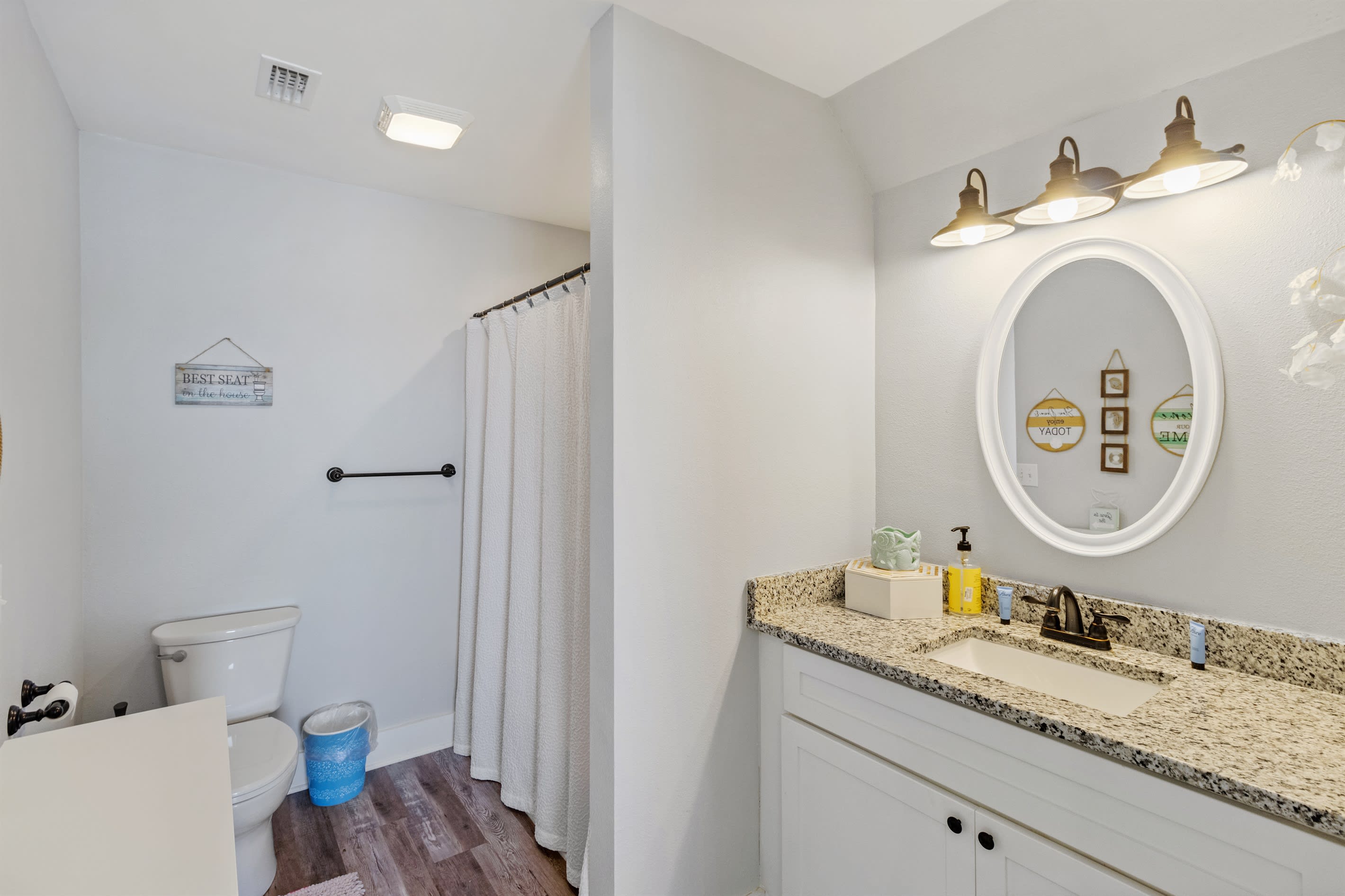 Master bath, en-suite