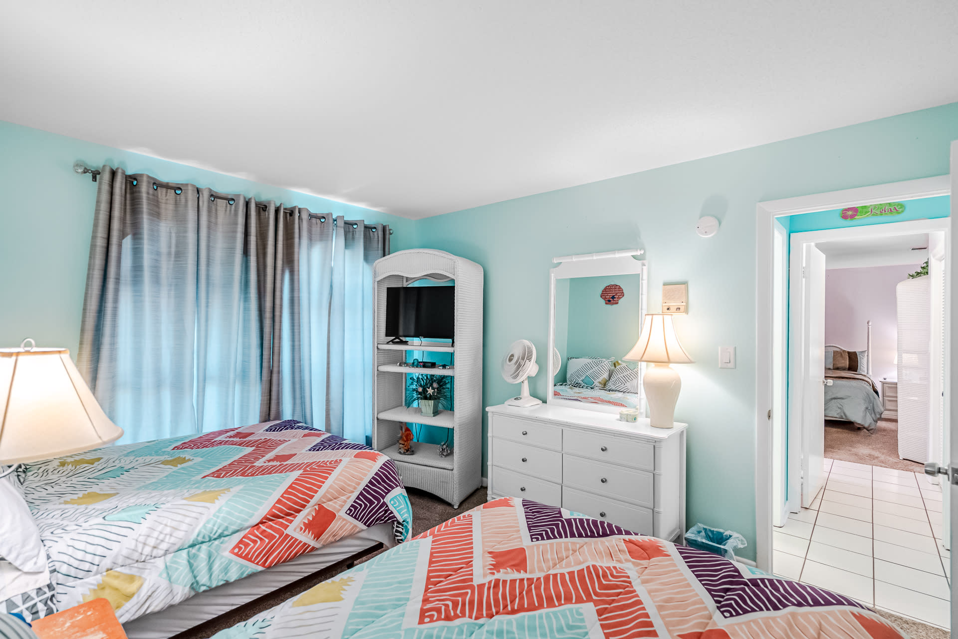 Guest Bedroom (2 Queens)