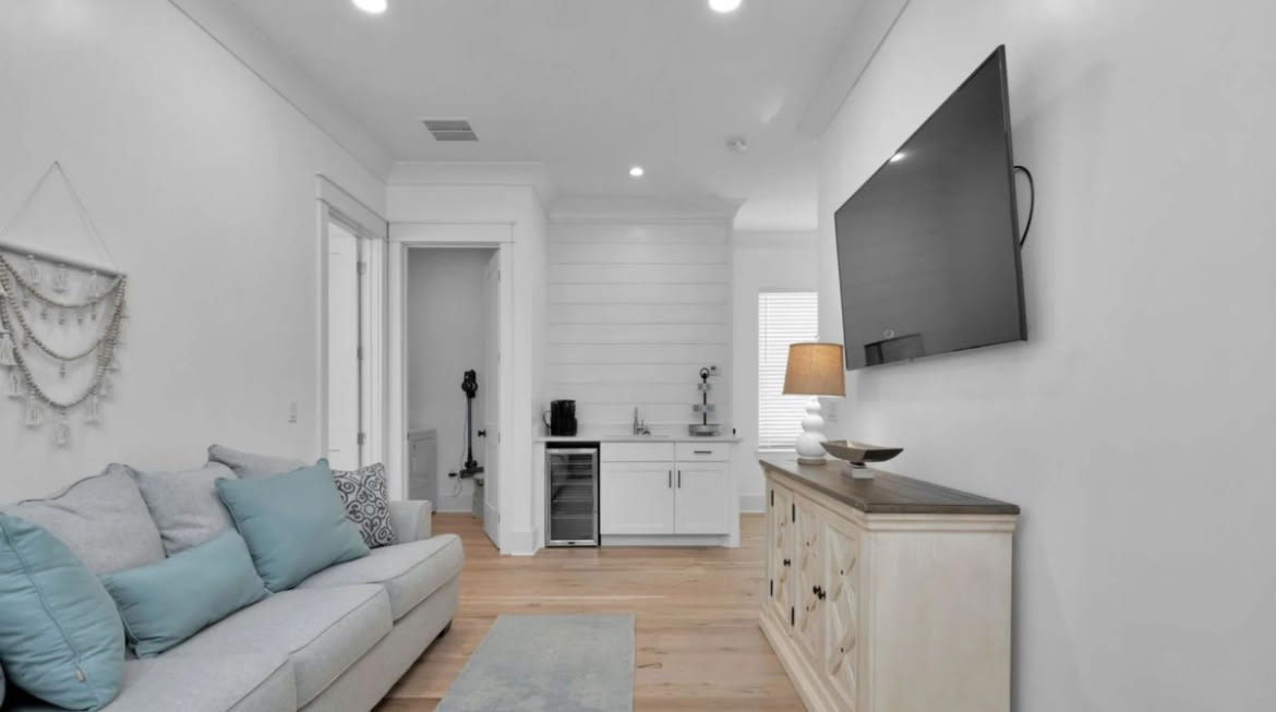 An extra TV area with pull out sofa sleeper