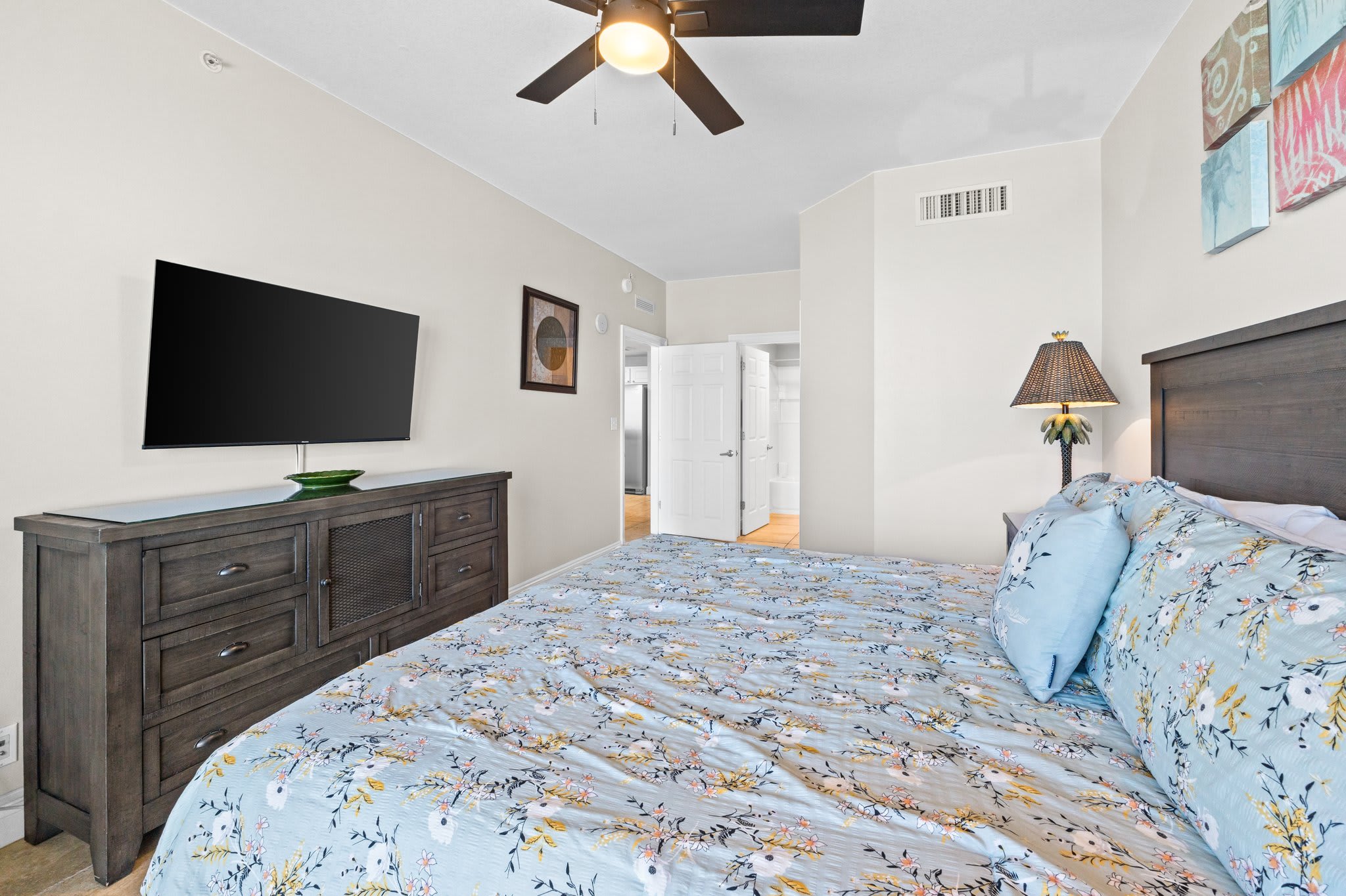 New flat screen tv, lots of storage