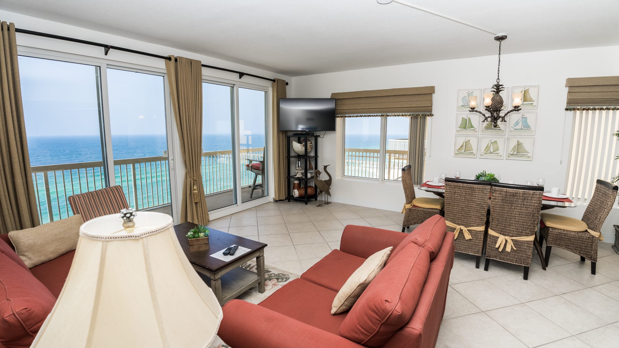 Living / Dining Area