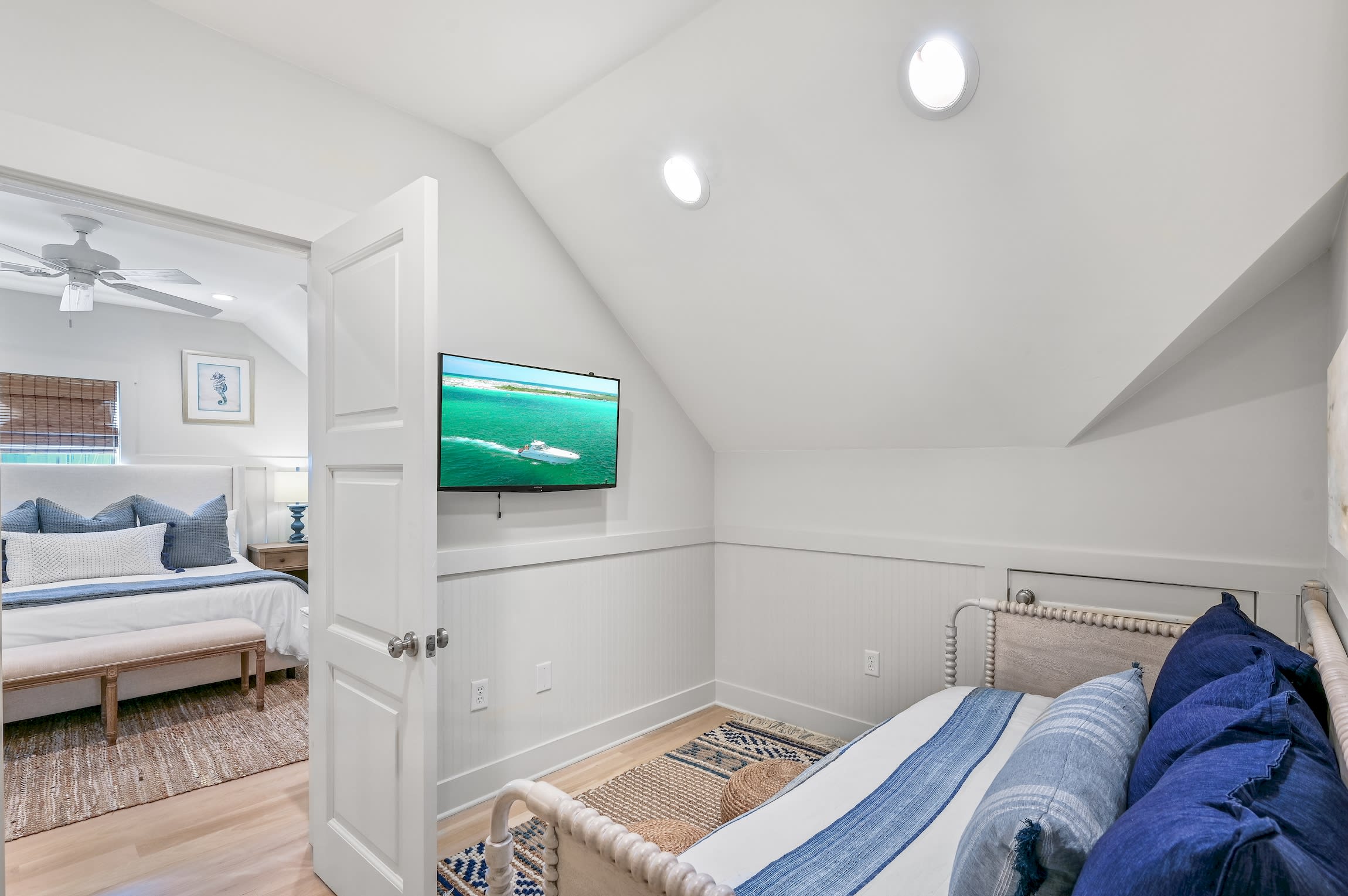 Daybed outside of upstairs Master bedroom