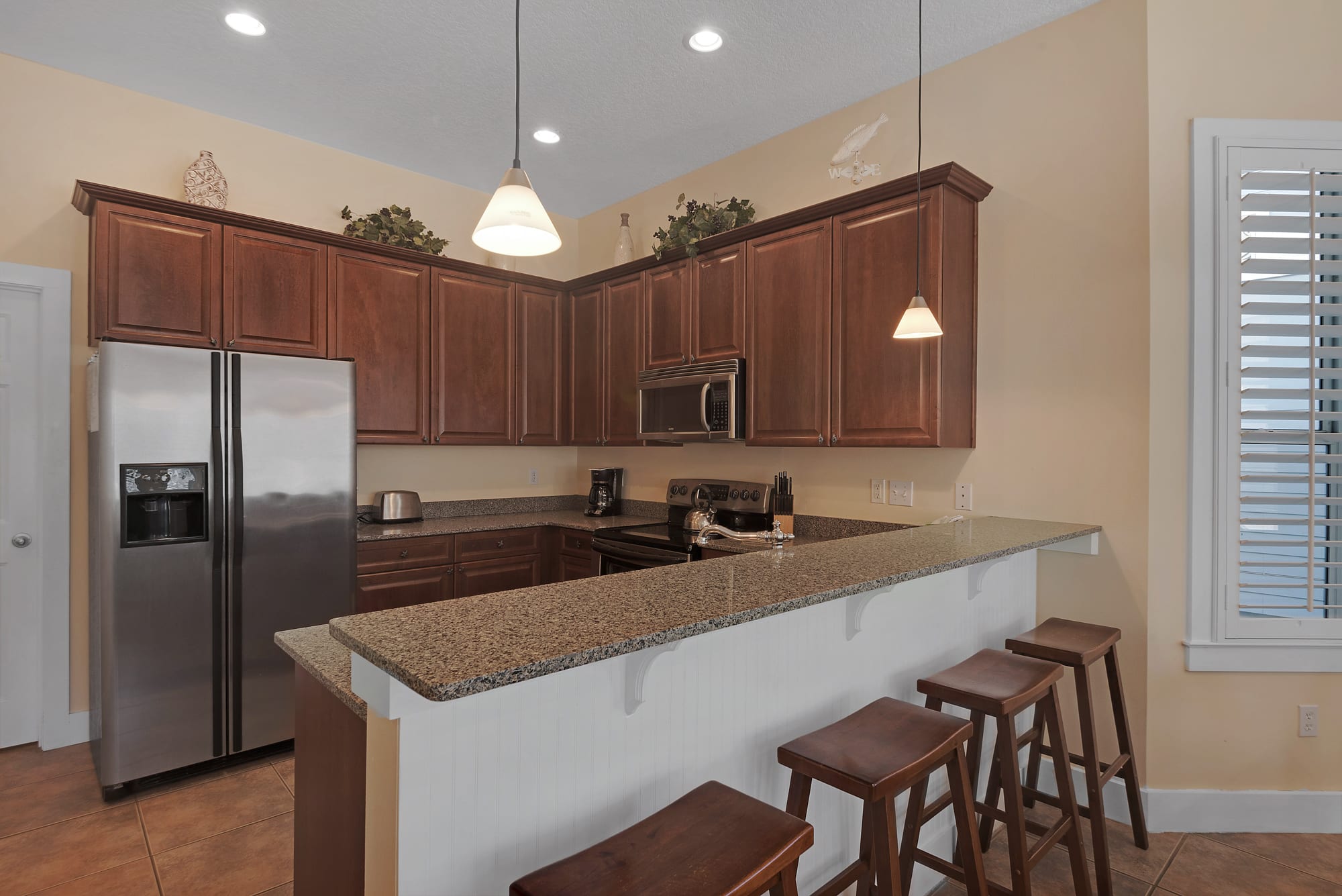 4 additional seats at breakfast bar