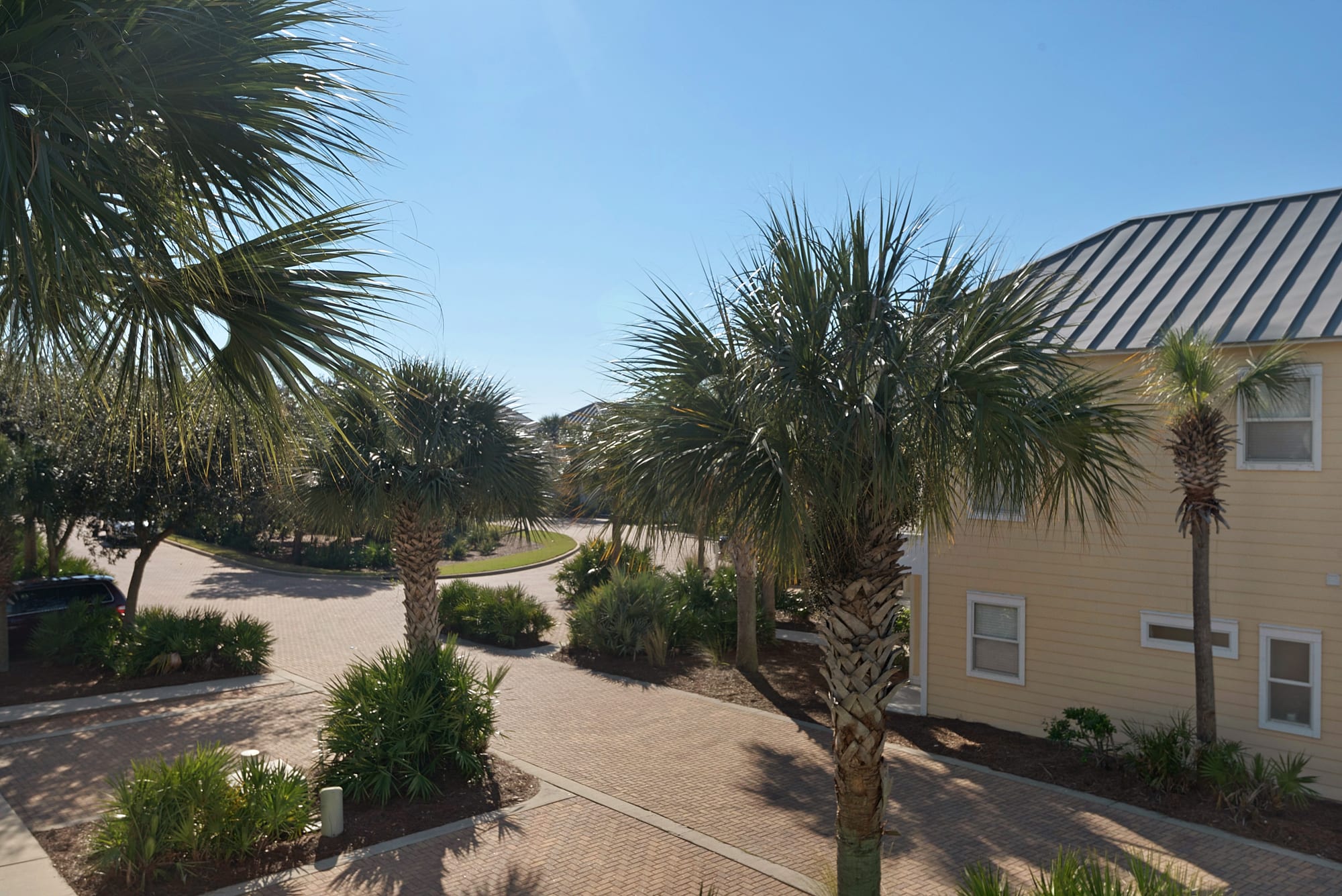 Only 23 Cottages located in this quaint pavered street community