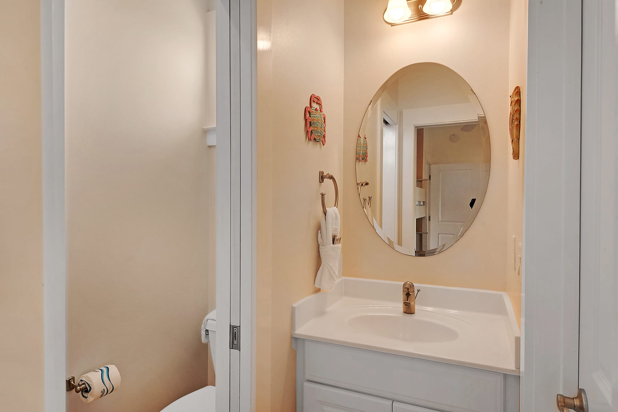 right side of the jack n jill bath gives access from bunk room